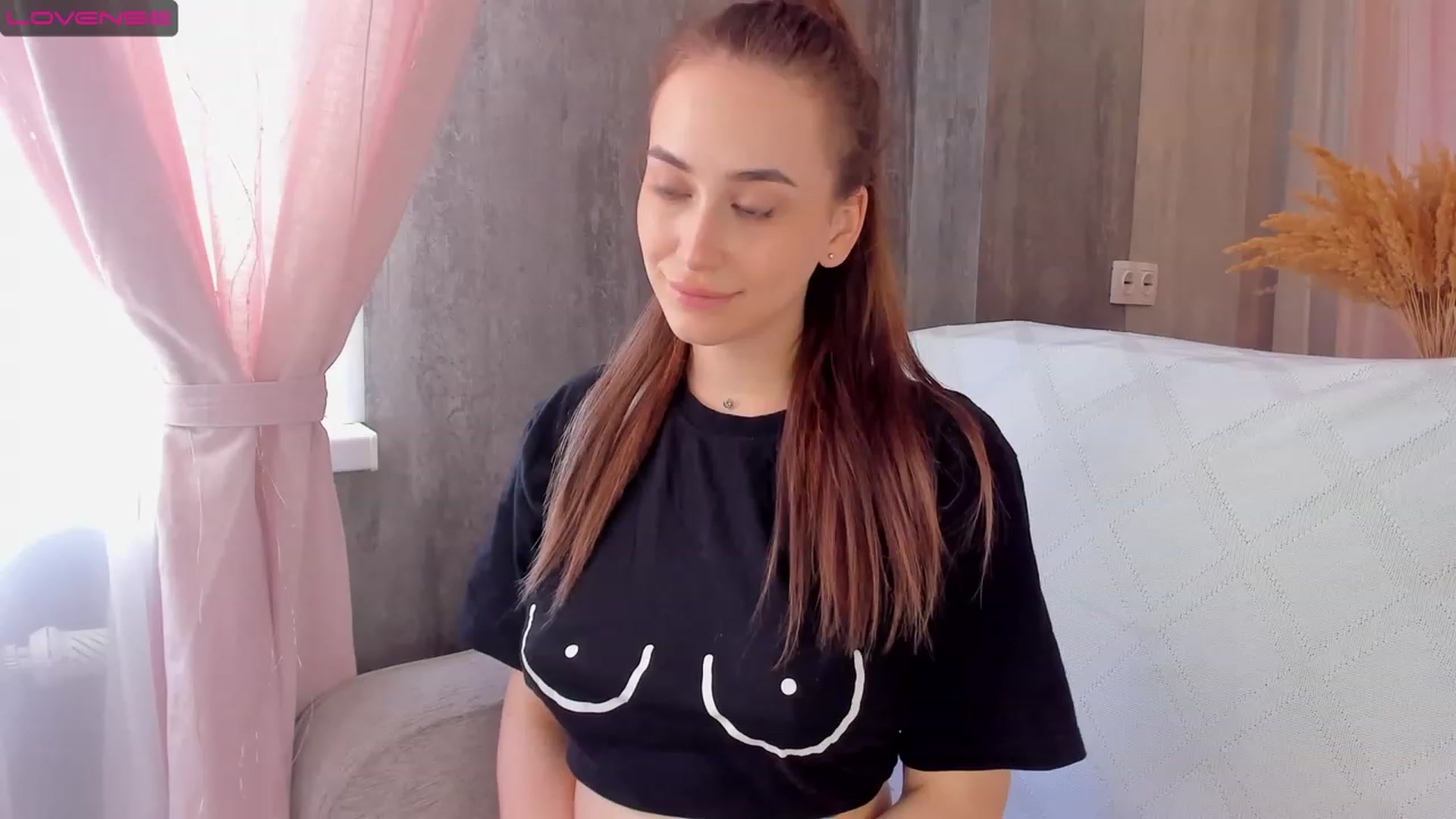 Gallery image thumbnail from Lanna_Rhoades's myfreecams stream on, 06/17/2023, 13:07 image 12 of 20