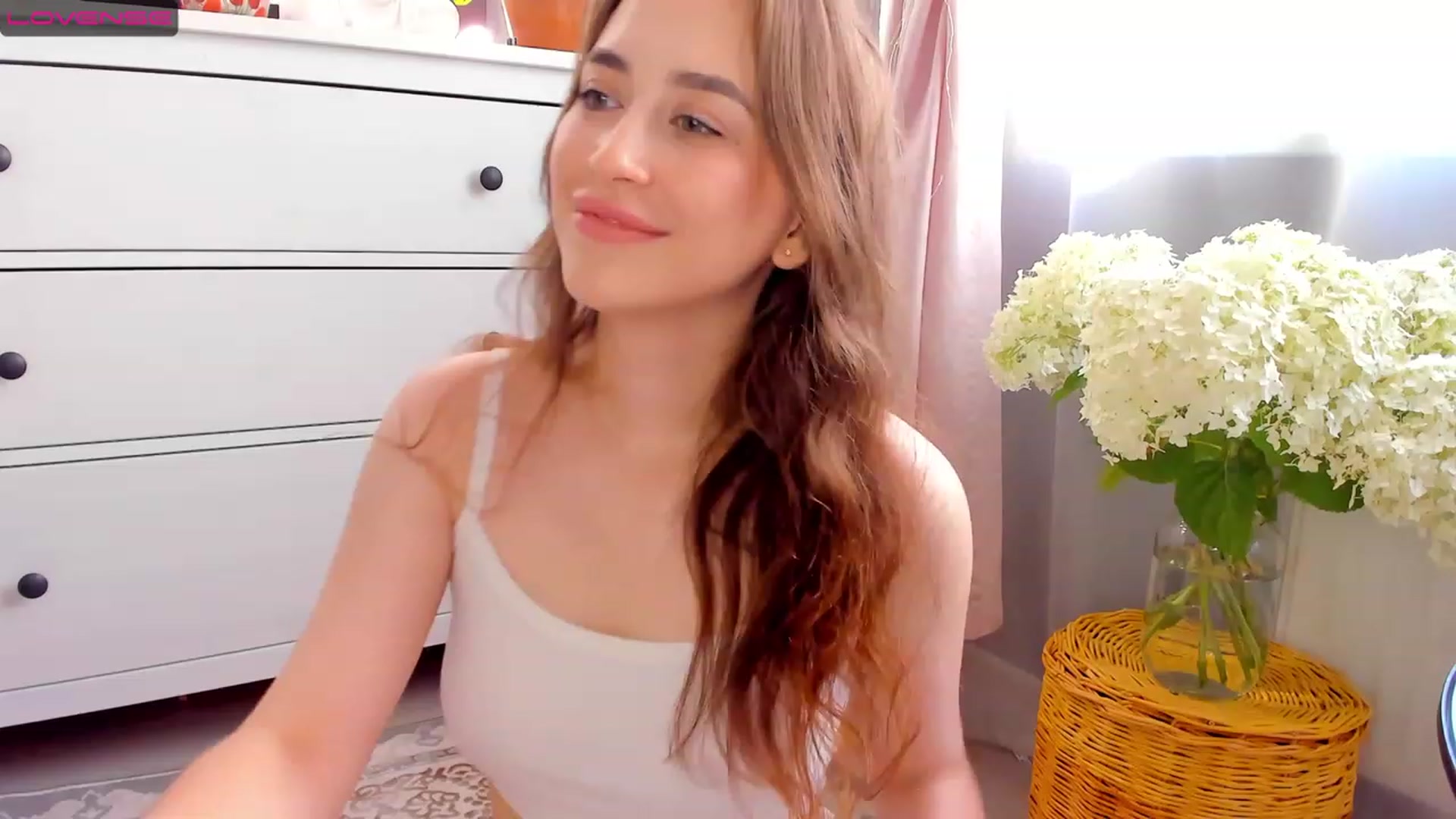 Gallery image thumbnail from Lanna_Rhoades's myfreecams stream on, 07/02/2023, 12:33 image 18 of 20