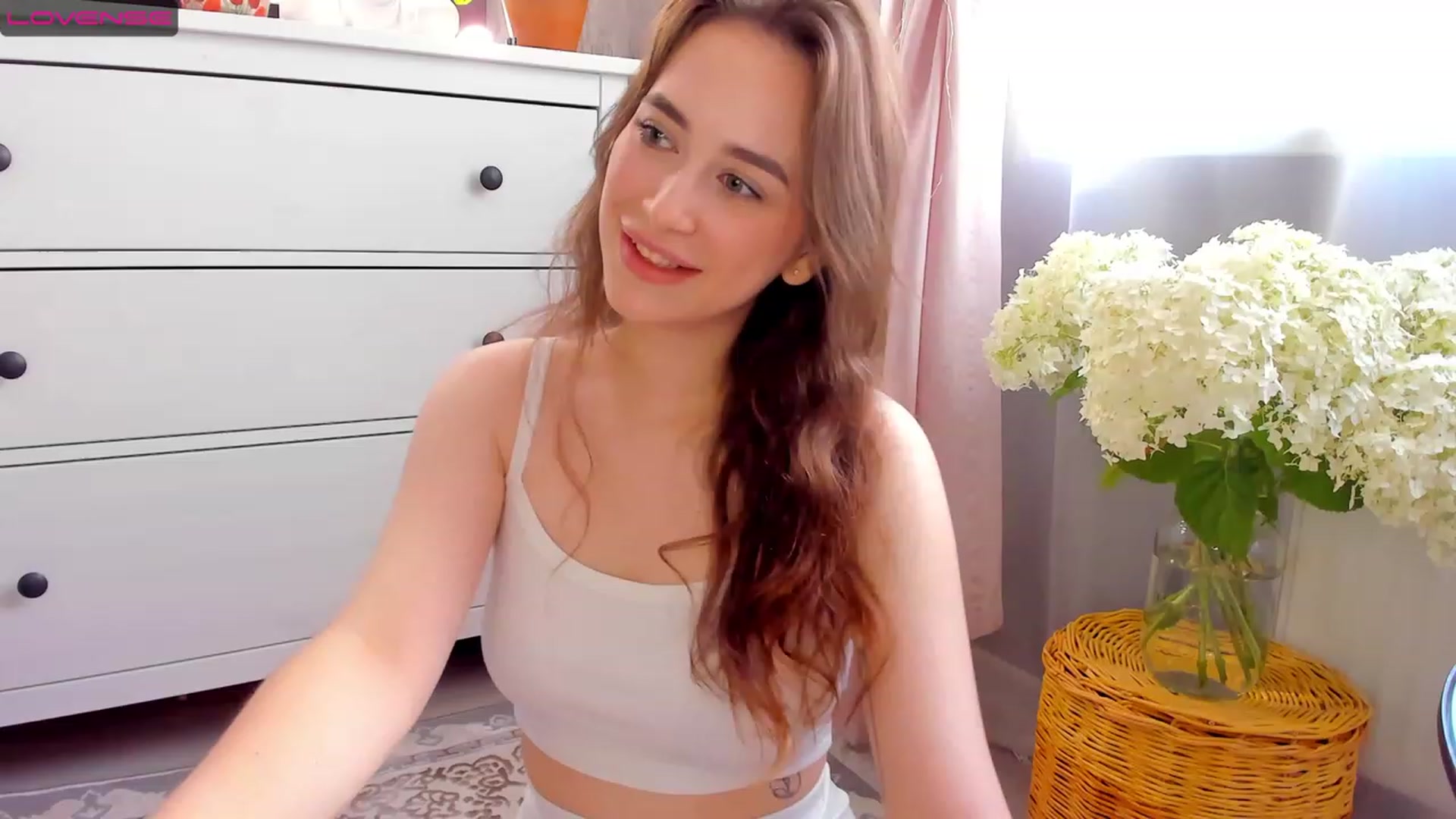 Gallery image thumbnail from Lanna_Rhoades's myfreecams stream on, 07/02/2023, 12:33 image 3 of 20