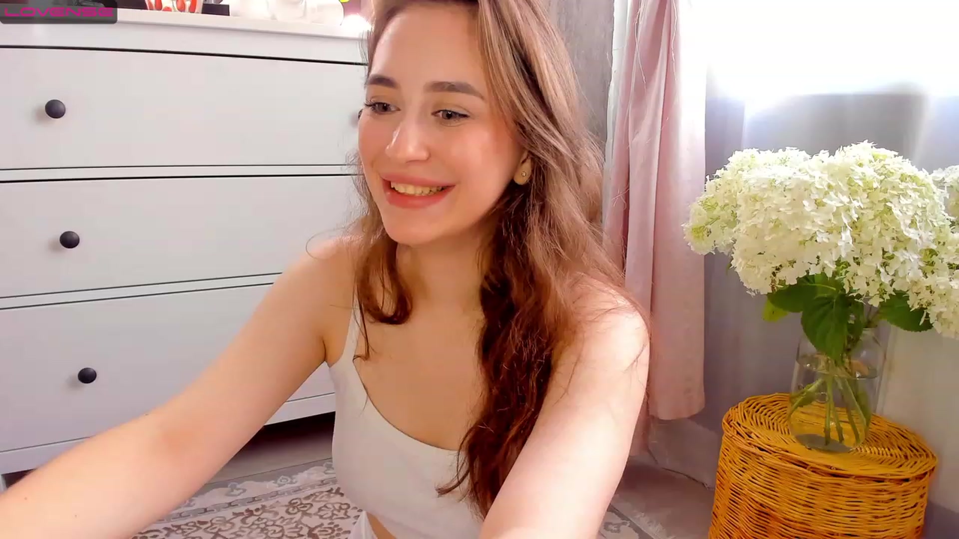 Gallery image thumbnail from Lanna_Rhoades's myfreecams stream on, 07/02/2023, 16:05 image 3 of 20