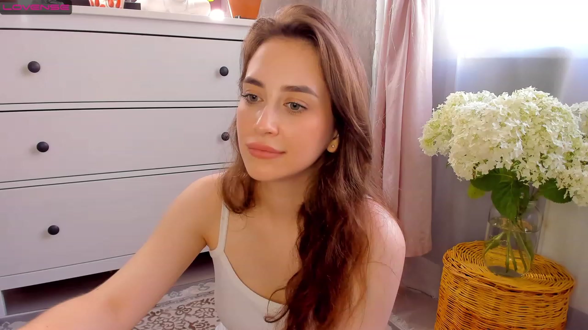 Gallery image thumbnail from Lanna_Rhoades's myfreecams stream on, 07/02/2023, 16:05 image 14 of 20