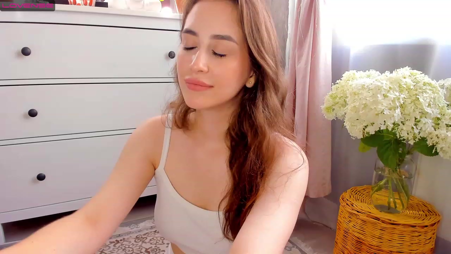 Gallery image thumbnail from Lanna_Rhoades's myfreecams stream on, 07/02/2023, 16:05 image 7 of 20