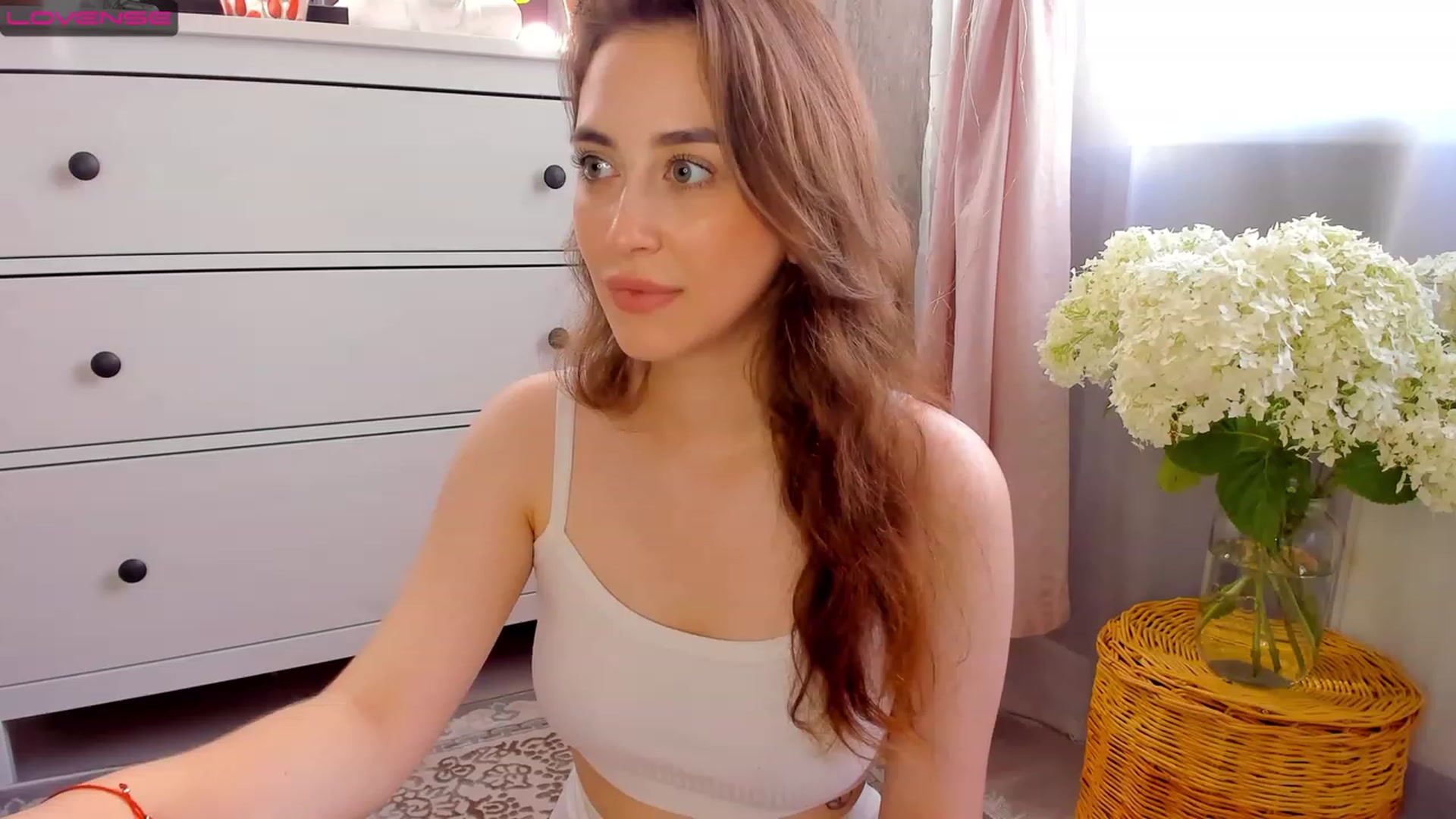 Gallery image thumbnail from Lanna_Rhoades's myfreecams stream on, 07/02/2023, 16:05 image 12 of 20