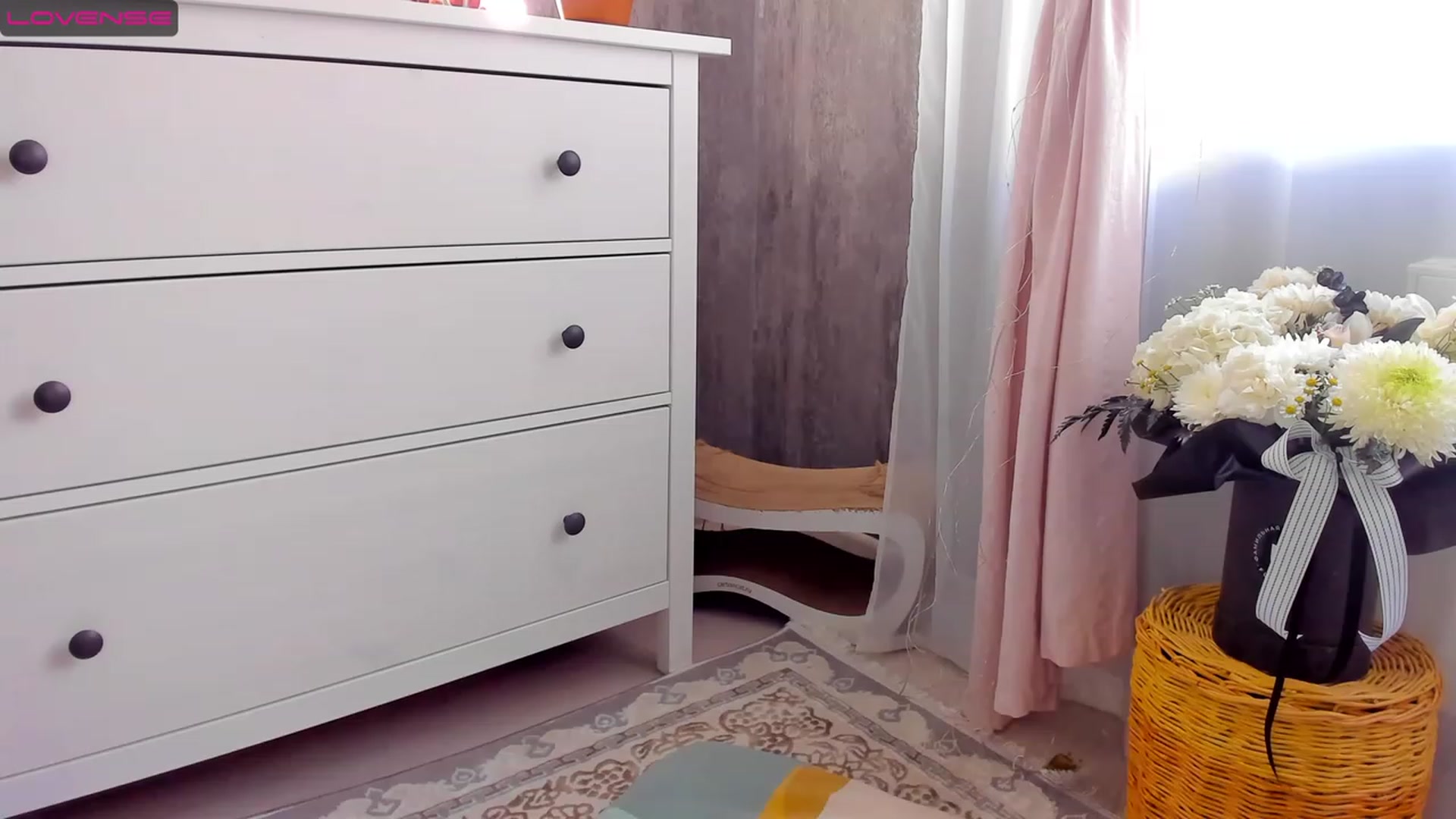 Gallery image thumbnail from Lanna_Rhoades's myfreecams stream on, 07/06/2023, 12:25 image 17 of 20