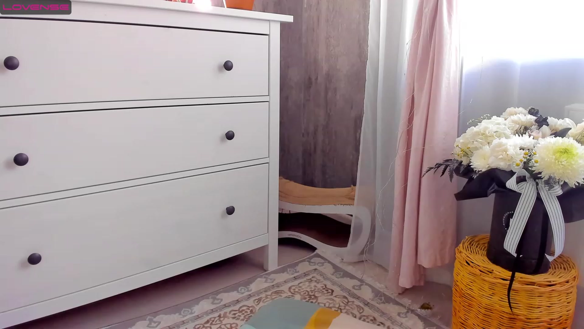 Gallery image thumbnail from Lanna_Rhoades's myfreecams stream on, 07/06/2023, 12:25 image 18 of 20