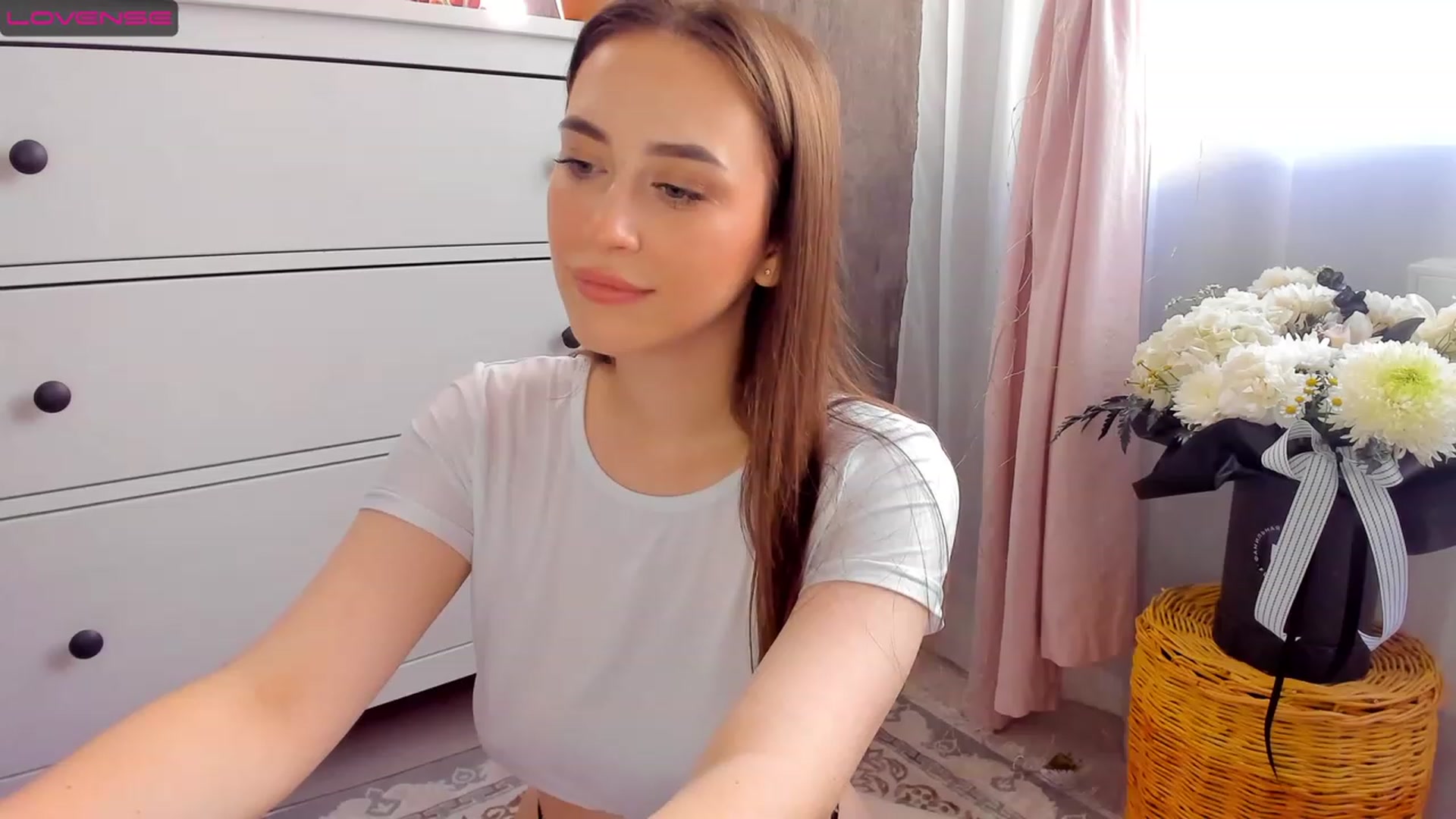 Gallery image thumbnail from Lanna_Rhoades's myfreecams stream on, 07/06/2023, 12:25 image 3 of 20