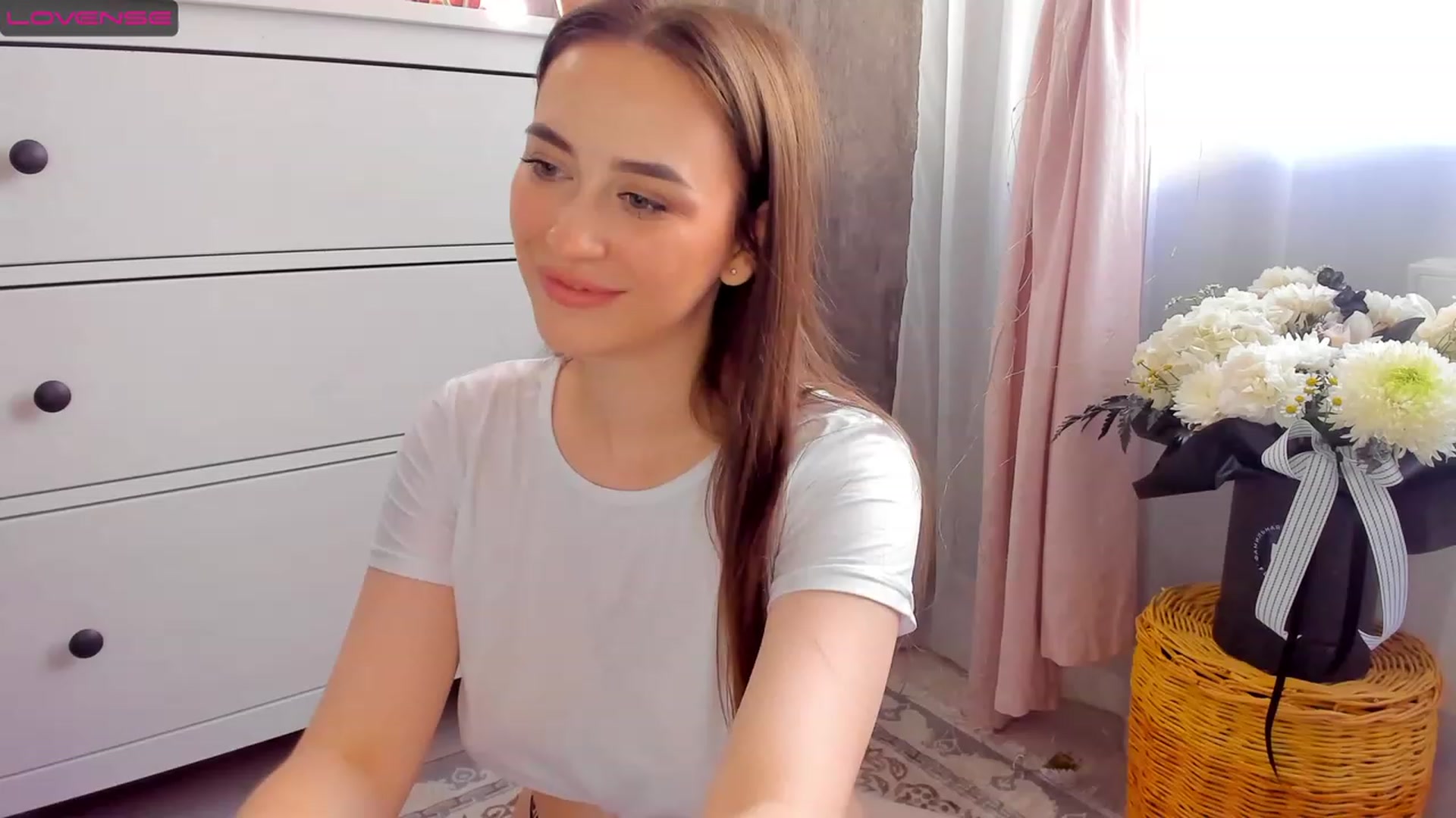 Gallery image thumbnail from Lanna_Rhoades's myfreecams stream on, 07/06/2023, 12:25 image 4 of 20