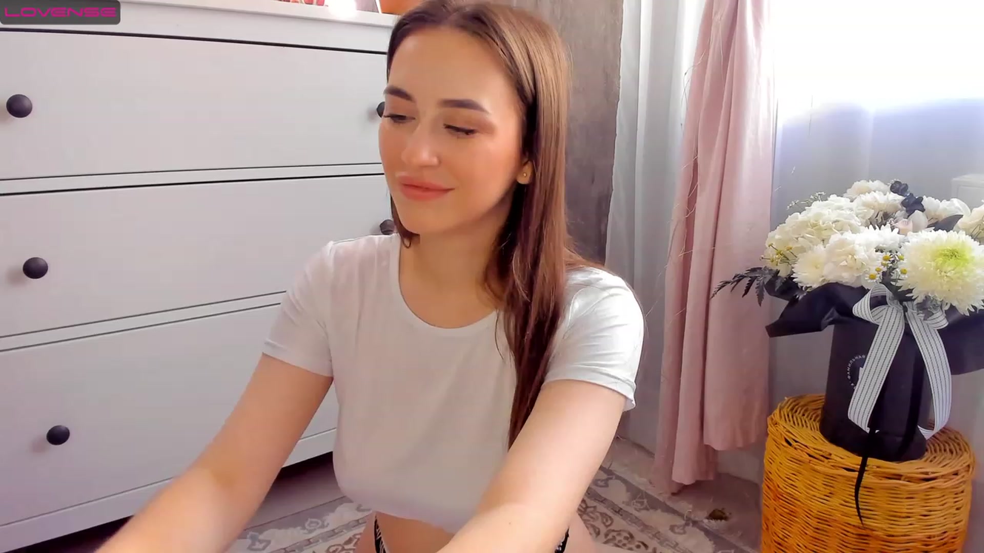 Gallery image thumbnail from Lanna_Rhoades's myfreecams stream on, 07/06/2023, 12:25 image 16 of 20