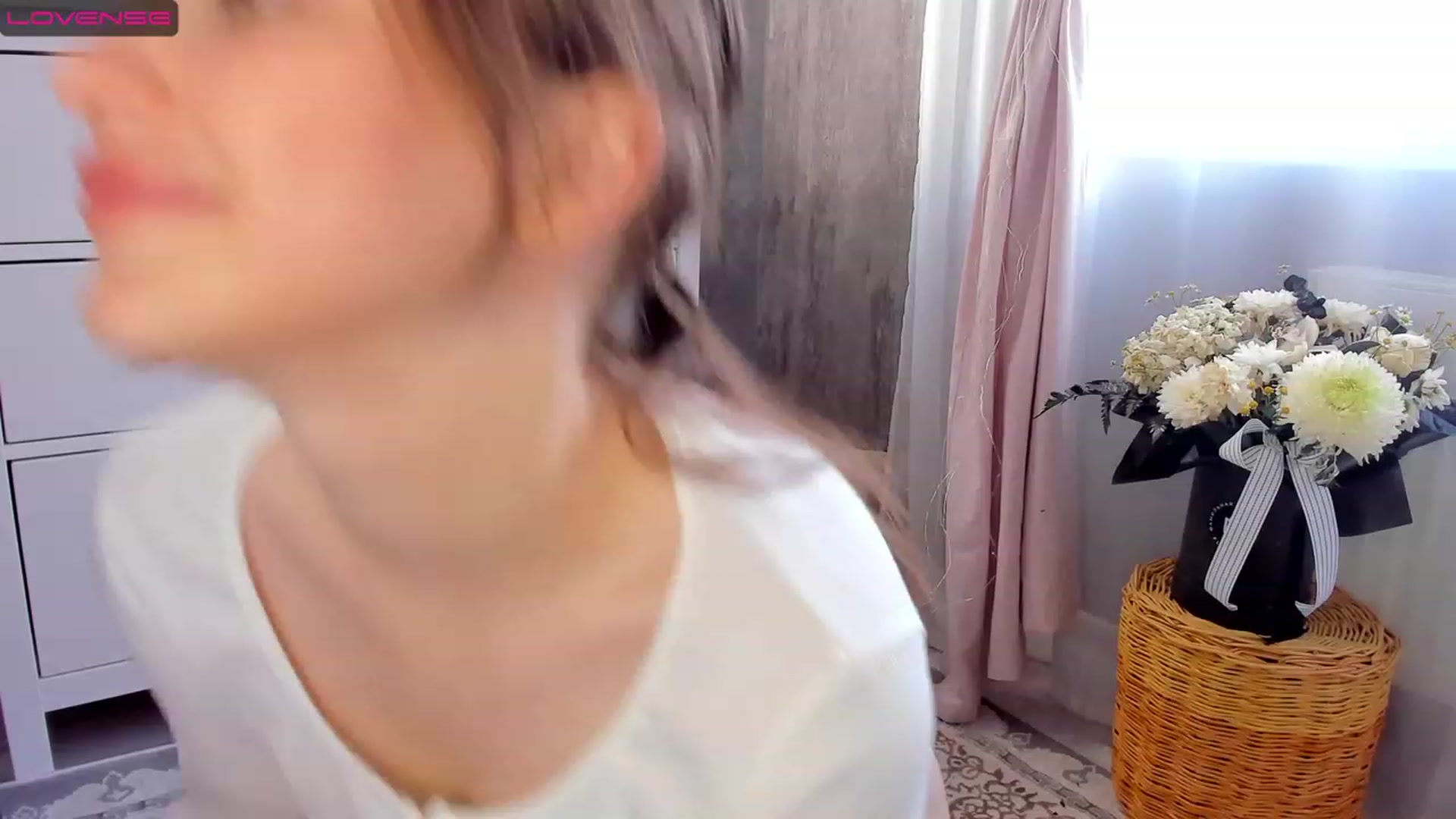 Gallery image thumbnail from Lanna_Rhoades's myfreecams stream on, 07/10/2023, 13:13 image 10 of 20