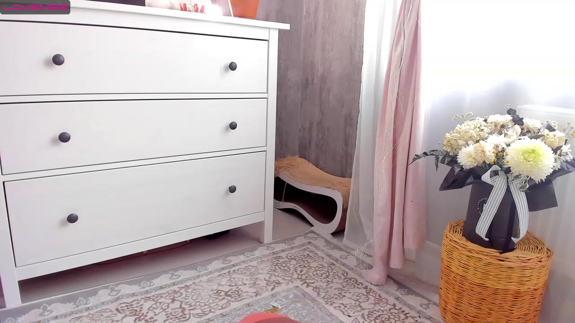 Gallery image thumbnail from Lanna_Rhoades's myfreecams stream on, 07/10/2023, 13:13 image 4 of 20