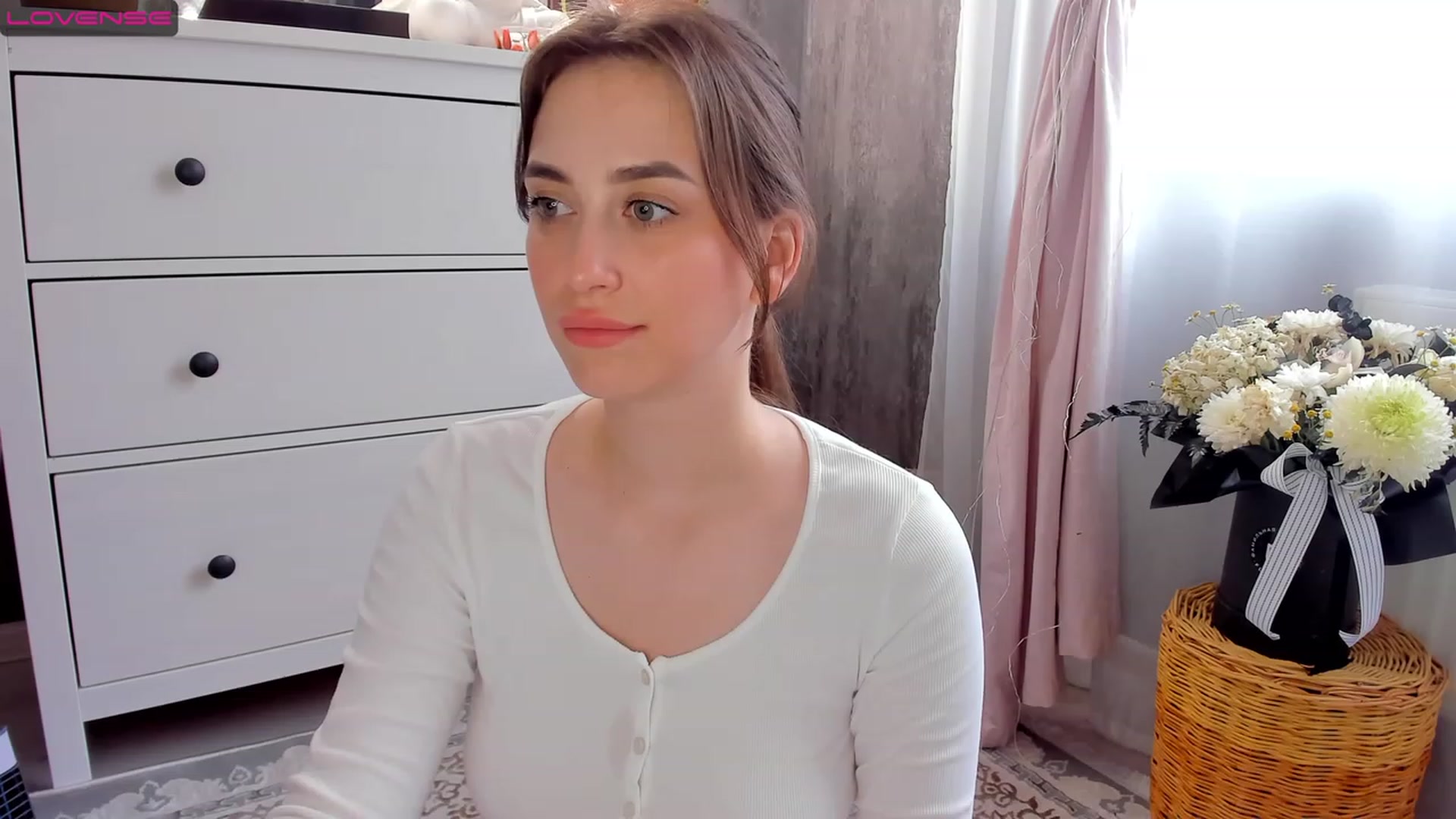 Gallery image thumbnail from Lanna_Rhoades's myfreecams stream on, 07/10/2023, 13:47 image 11 of 20