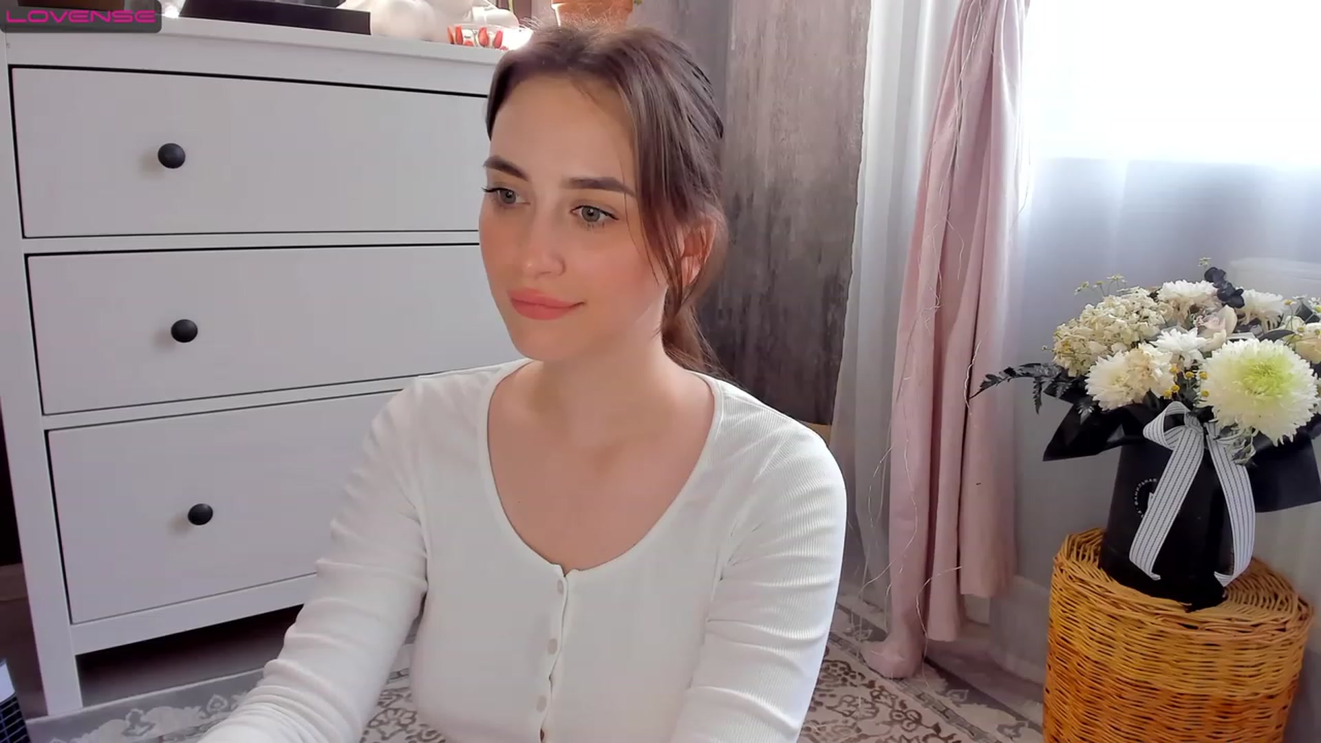 Gallery image thumbnail from Lanna_Rhoades's myfreecams stream on, 07/10/2023, 13:47 image 17 of 20