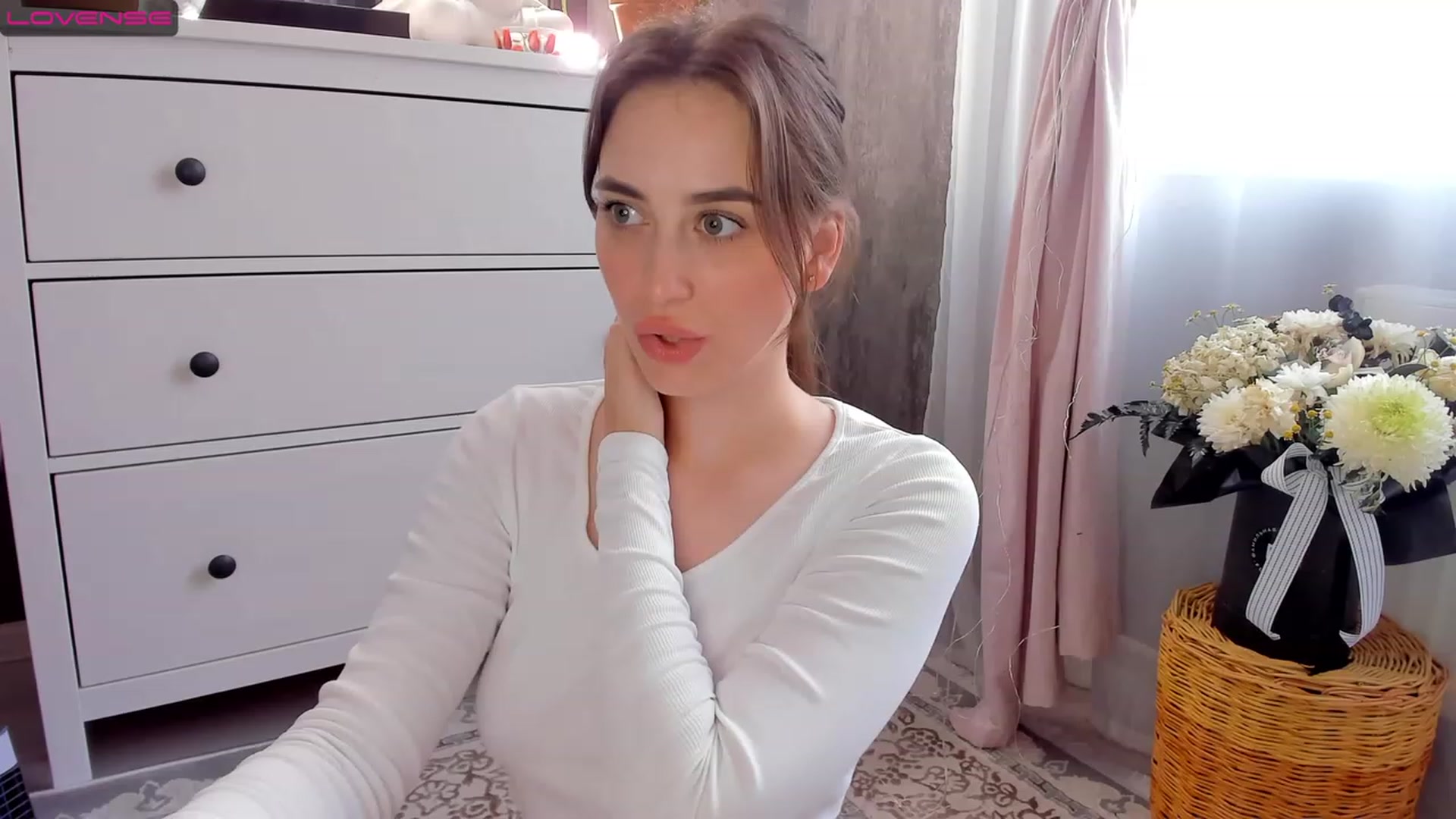 Gallery image thumbnail from Lanna_Rhoades's myfreecams stream on, 07/10/2023, 13:47 image 5 of 20
