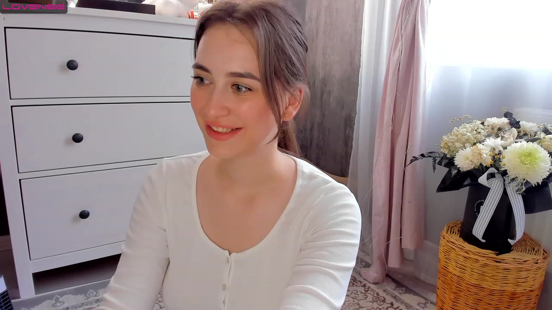 Gallery image thumbnail from Lanna_Rhoades's myfreecams stream on, 07/10/2023, 13:47 image 8 of 20