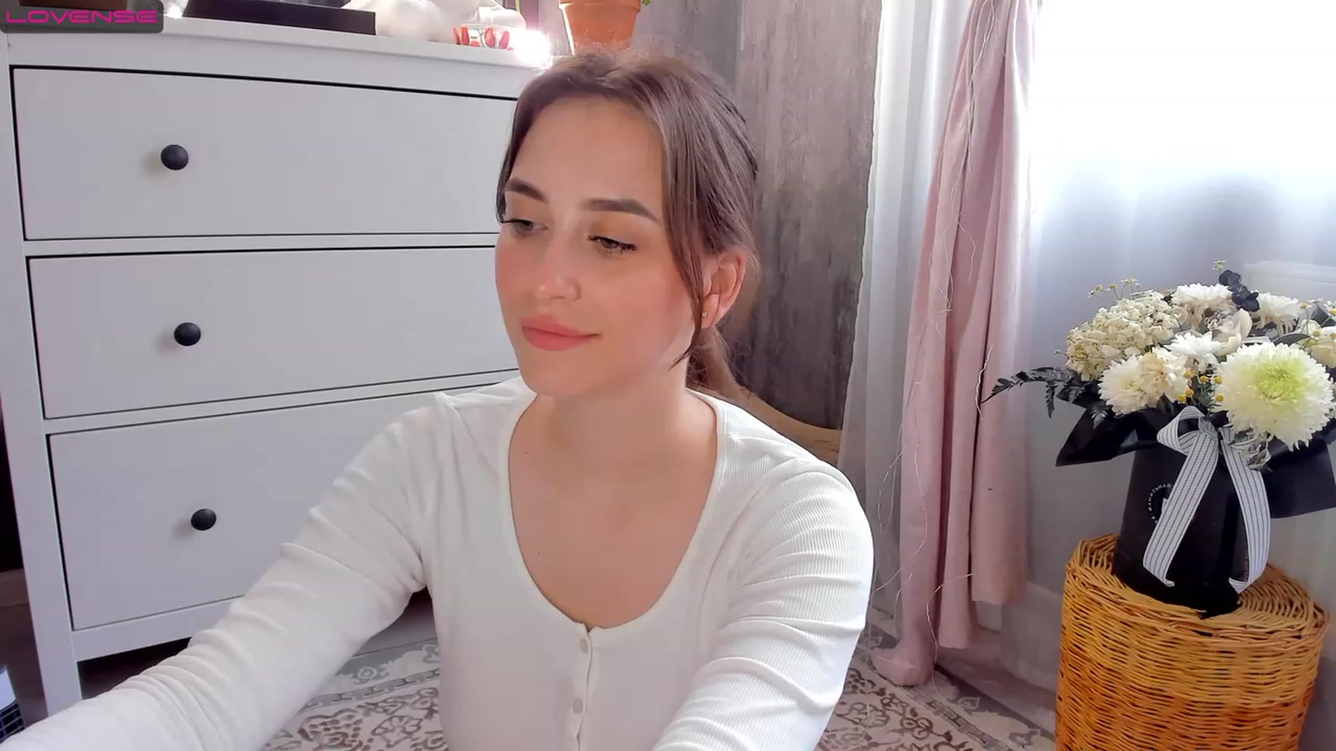 Gallery image thumbnail from Lanna_Rhoades's myfreecams stream on, 07/10/2023, 13:47 image 12 of 20