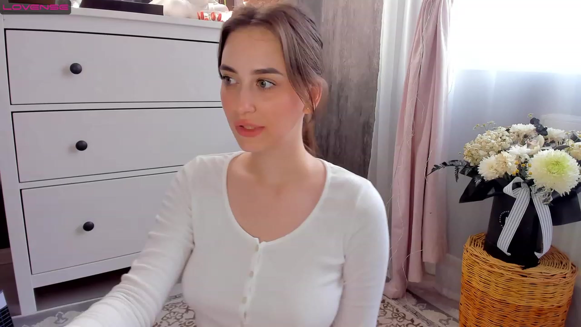 Gallery image thumbnail from Lanna_Rhoades's myfreecams stream on, 07/10/2023, 13:47 image 6 of 20