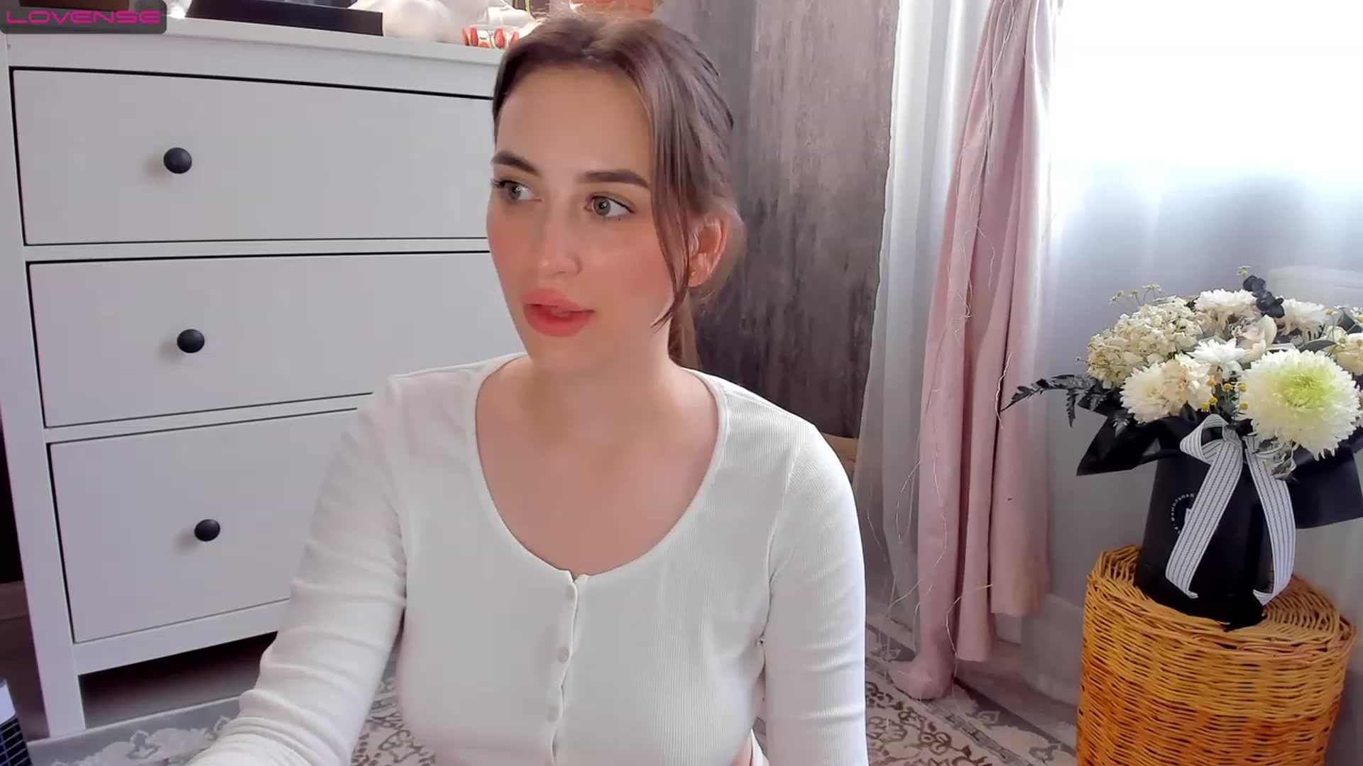 Gallery image thumbnail from Lanna_Rhoades's myfreecams stream on, 07/10/2023, 13:47 image 14 of 20