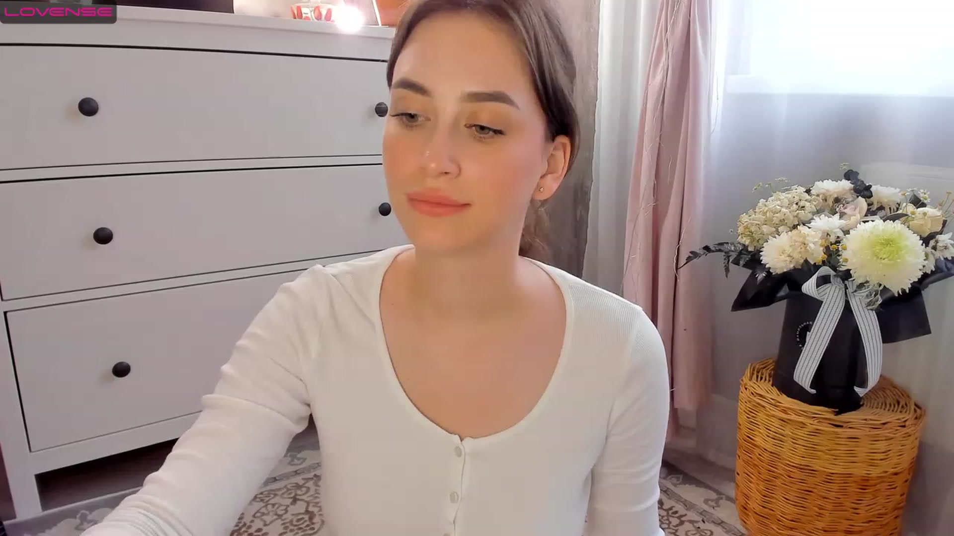 Gallery image thumbnail from Lanna_Rhoades's myfreecams stream on, 07/10/2023, 14:52 image 4 of 20
