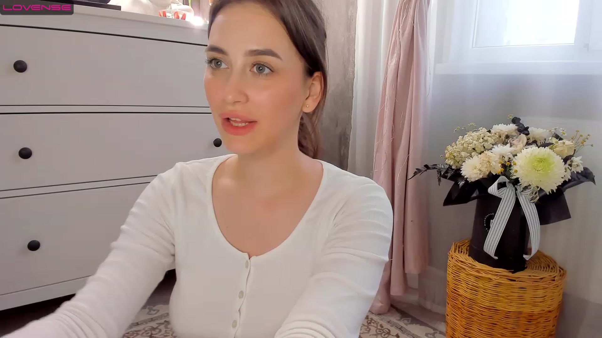 Gallery image thumbnail from Lanna_Rhoades's myfreecams stream on, 07/10/2023, 15:54 image 16 of 20
