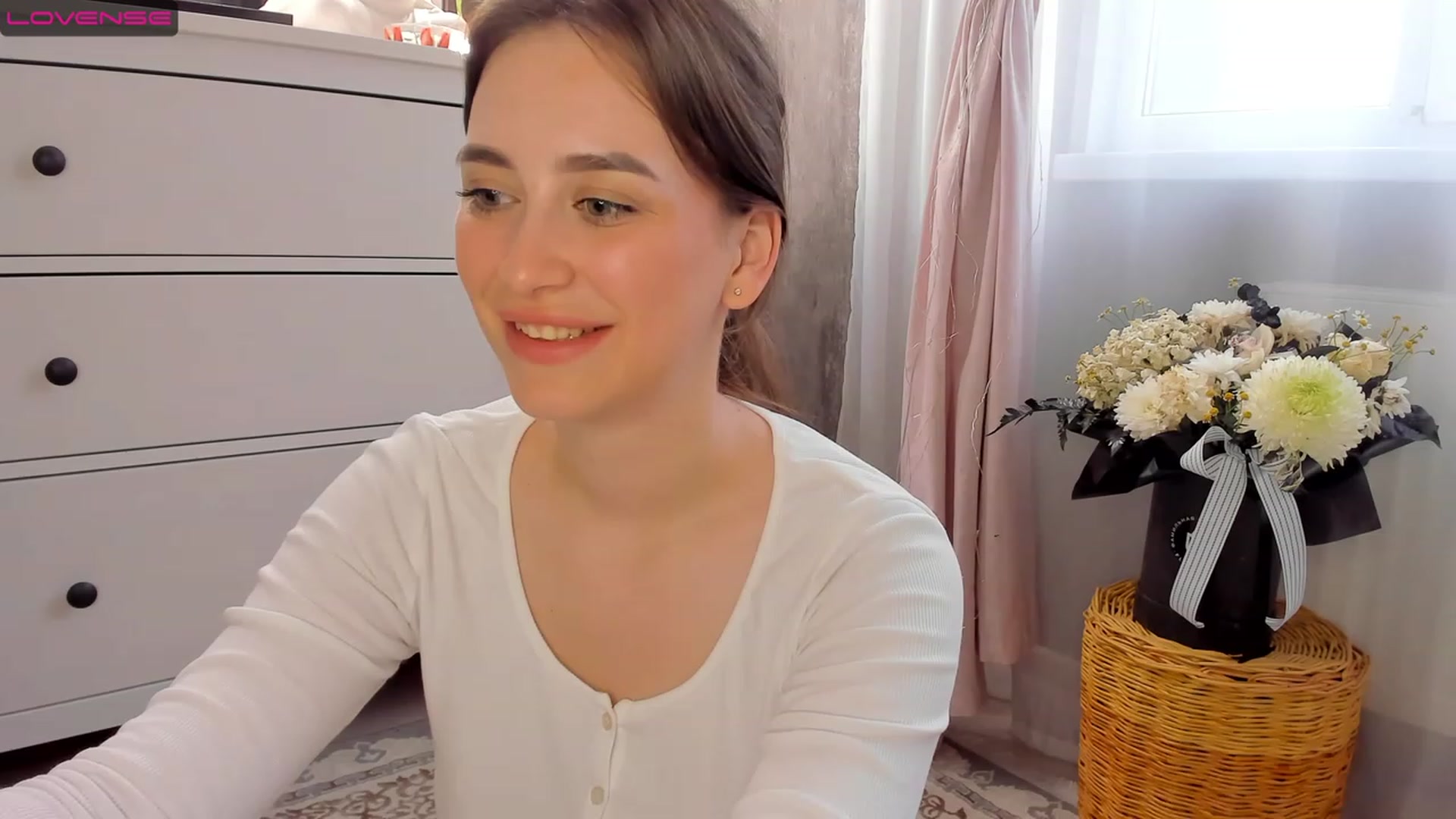 Gallery image thumbnail from Lanna_Rhoades's myfreecams stream on, 07/10/2023, 15:54 image 4 of 20
