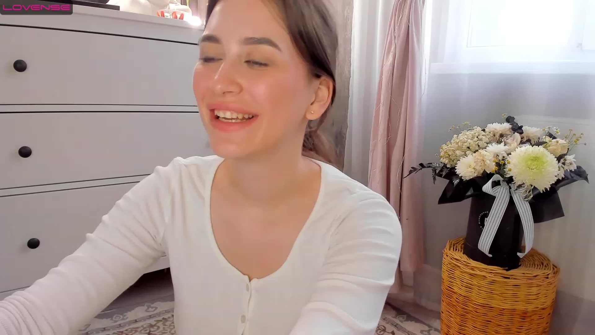 Gallery image thumbnail from Lanna_Rhoades's myfreecams stream on, 07/10/2023, 15:54 image 8 of 20