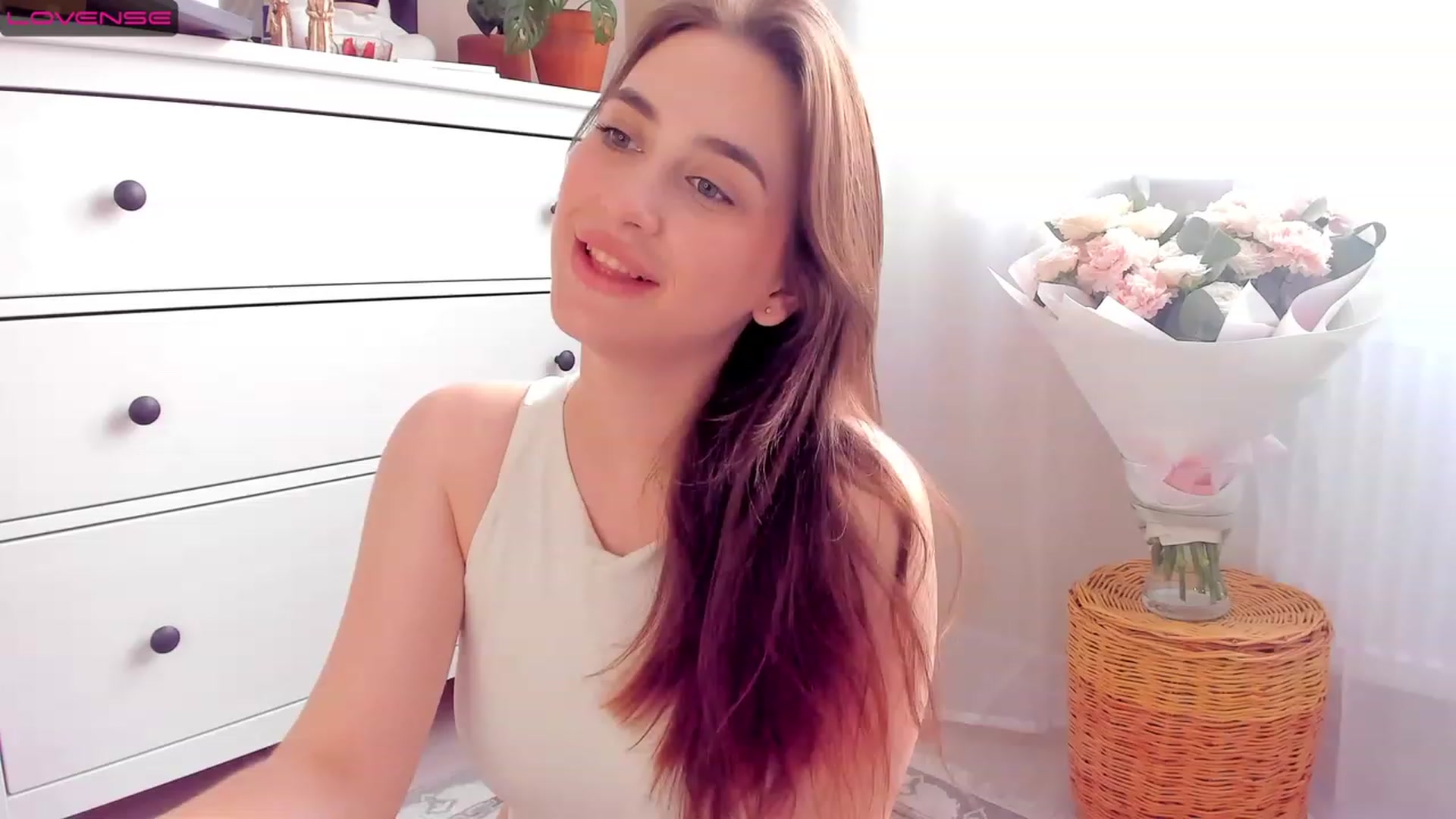 Gallery image thumbnail from Lanna_Rhoades's myfreecams stream on, 07/14/2023, 14:15 image 4 of 20