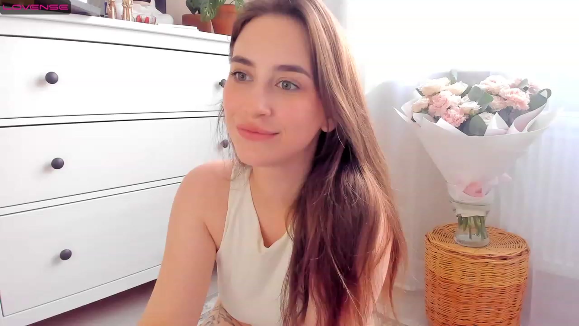 Gallery image thumbnail from Lanna_Rhoades's myfreecams stream on, 07/14/2023, 14:15 image 1 of 20