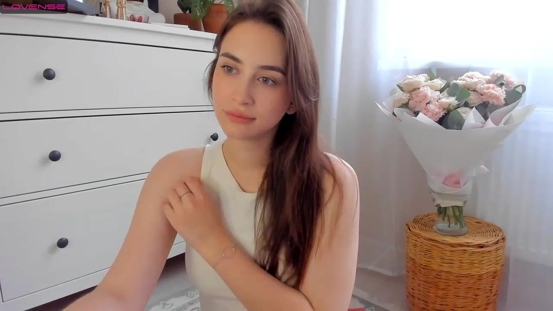 Gallery image thumbnail from Lanna_Rhoades's myfreecams stream on, 07/14/2023, 14:15 image 18 of 20