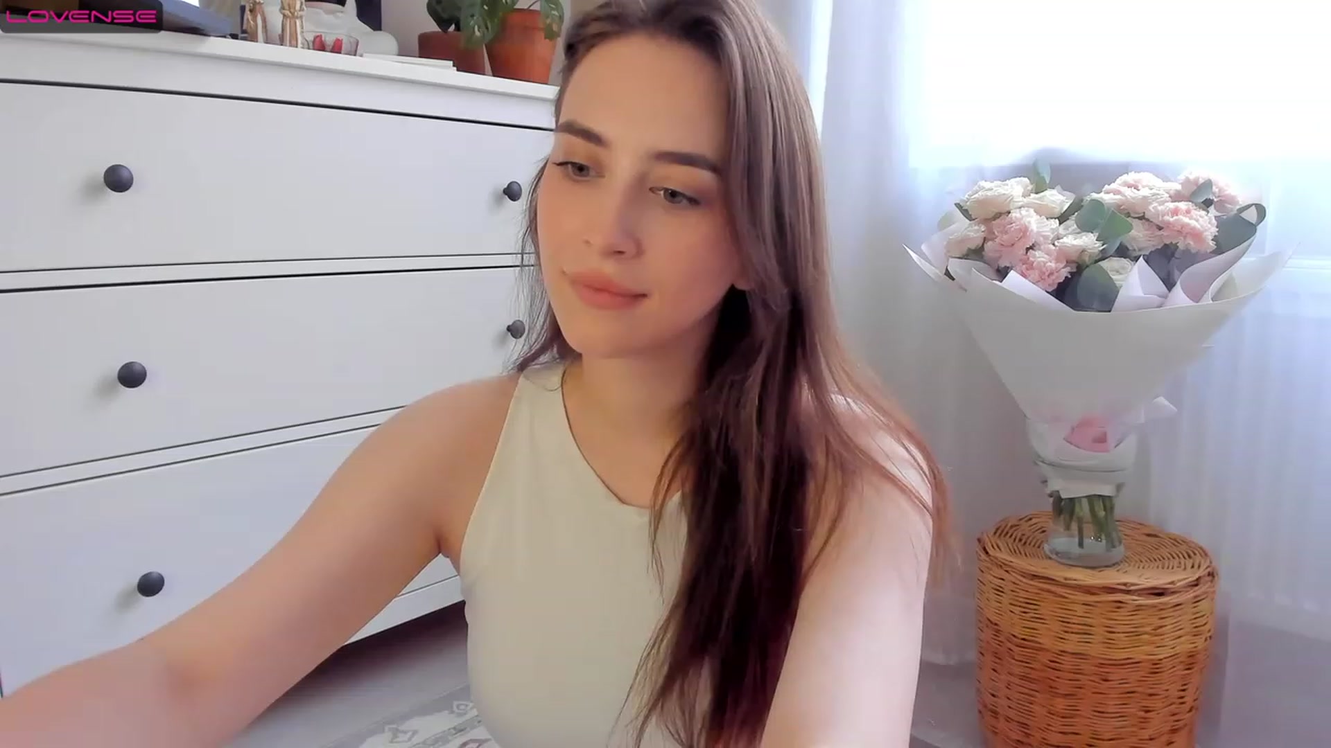 Gallery image thumbnail from Lanna_Rhoades's myfreecams stream on, 07/14/2023, 14:15 image 14 of 20