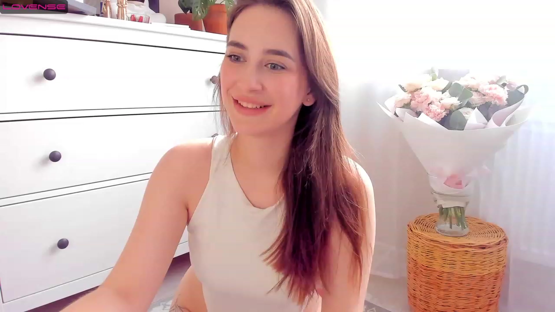 Gallery image thumbnail from Lanna_Rhoades's myfreecams stream on, 07/14/2023, 14:15 image 3 of 20
