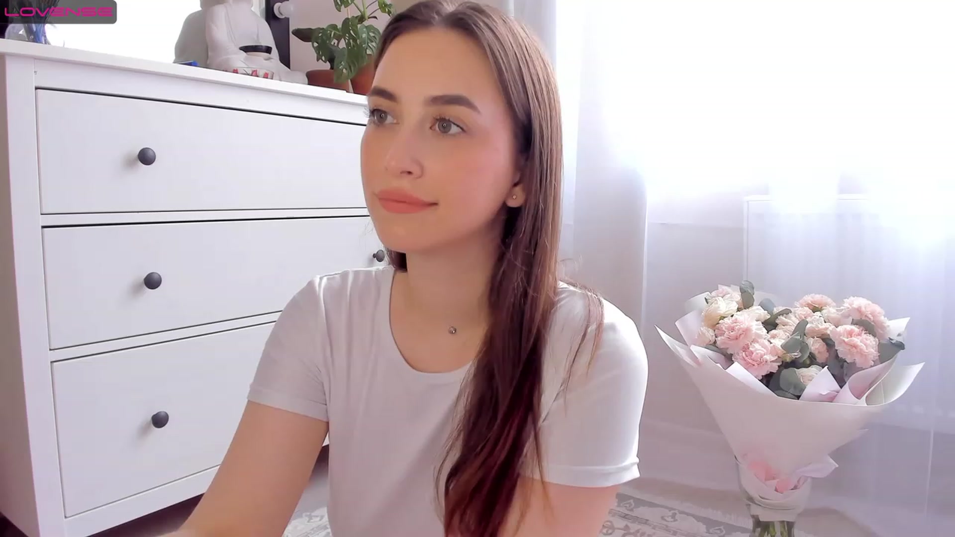 Gallery image thumbnail from Lanna_Rhoades's myfreecams stream on, 07/17/2023, 11:40 image 10 of 20