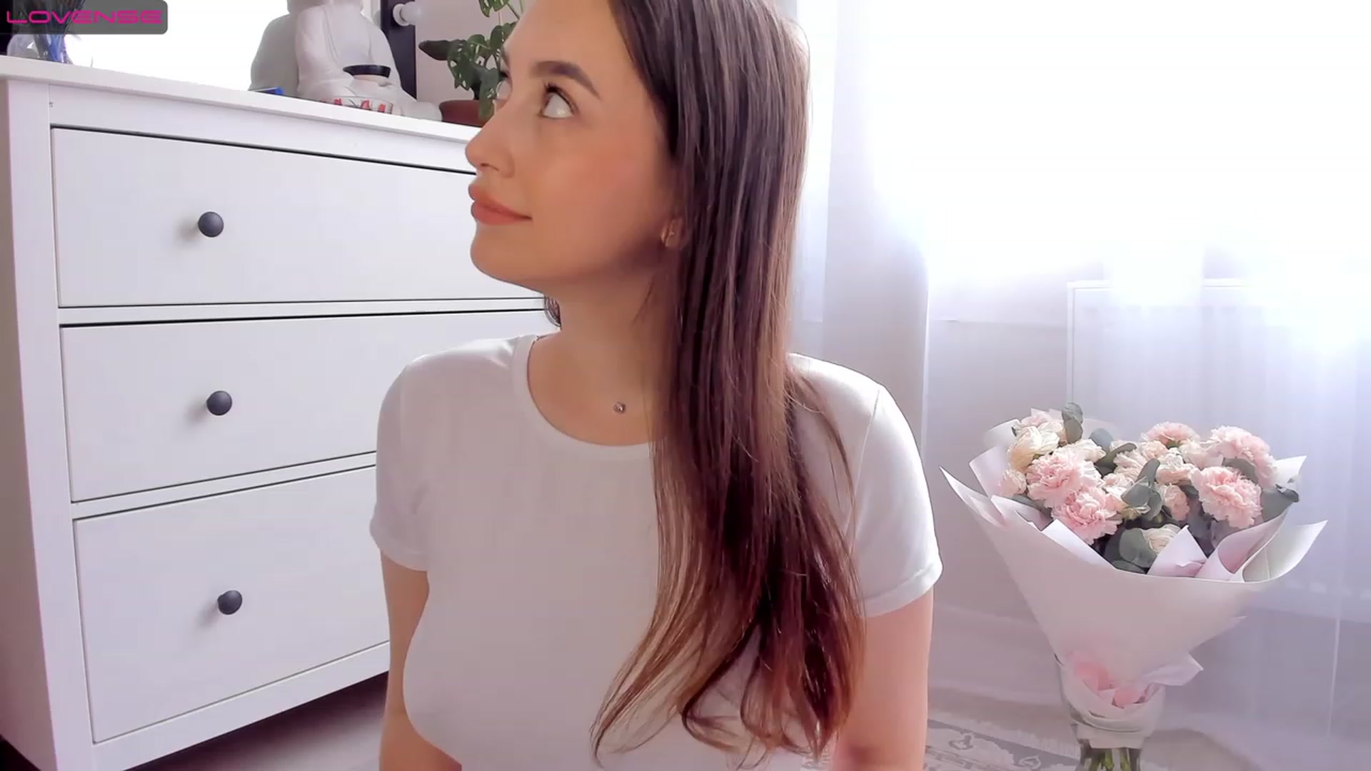 Gallery image thumbnail from Lanna_Rhoades's myfreecams stream on, 07/17/2023, 11:40 image 2 of 20