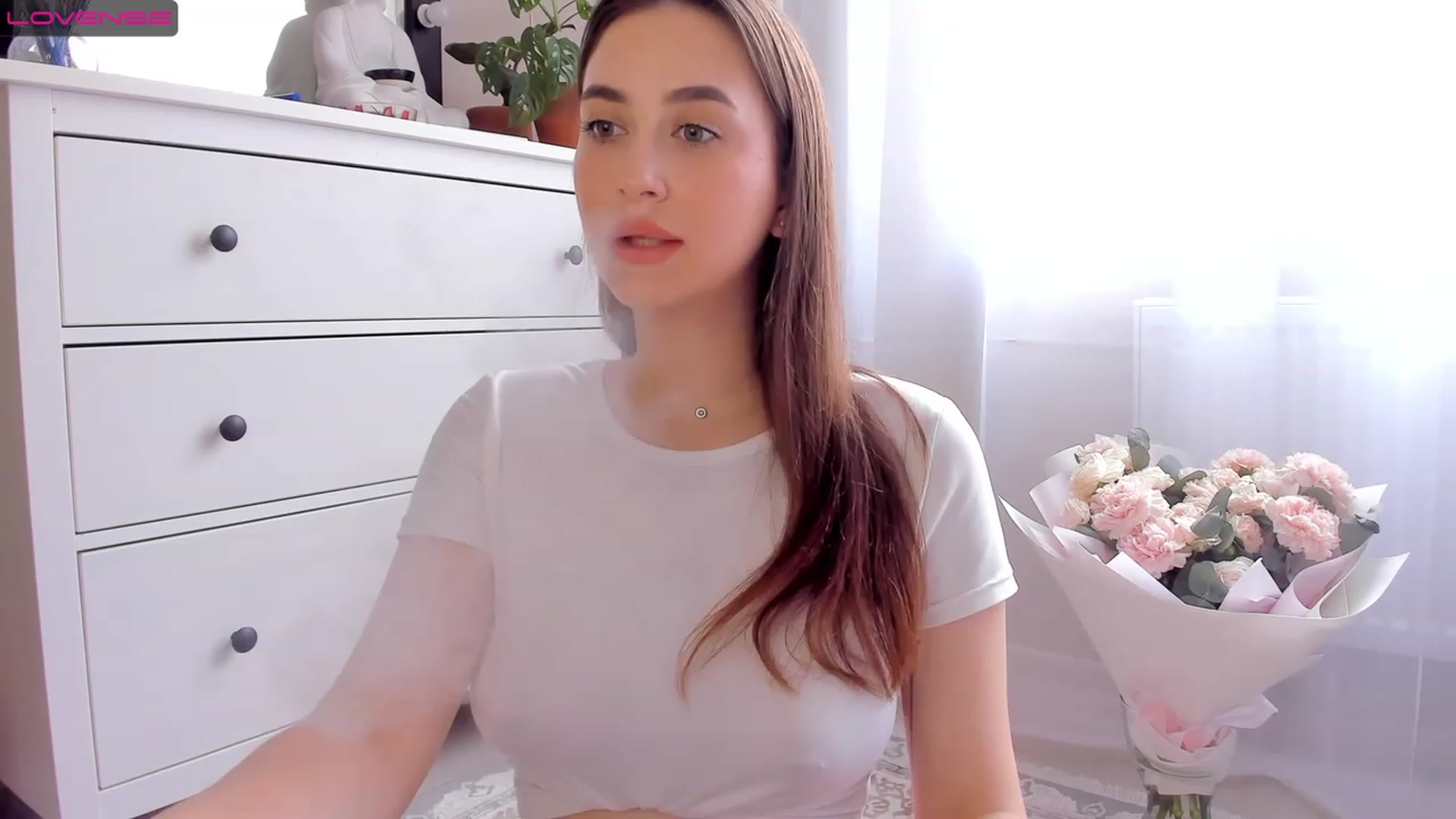 Gallery image thumbnail from Lanna_Rhoades's myfreecams stream on, 07/17/2023, 11:40 image 3 of 20