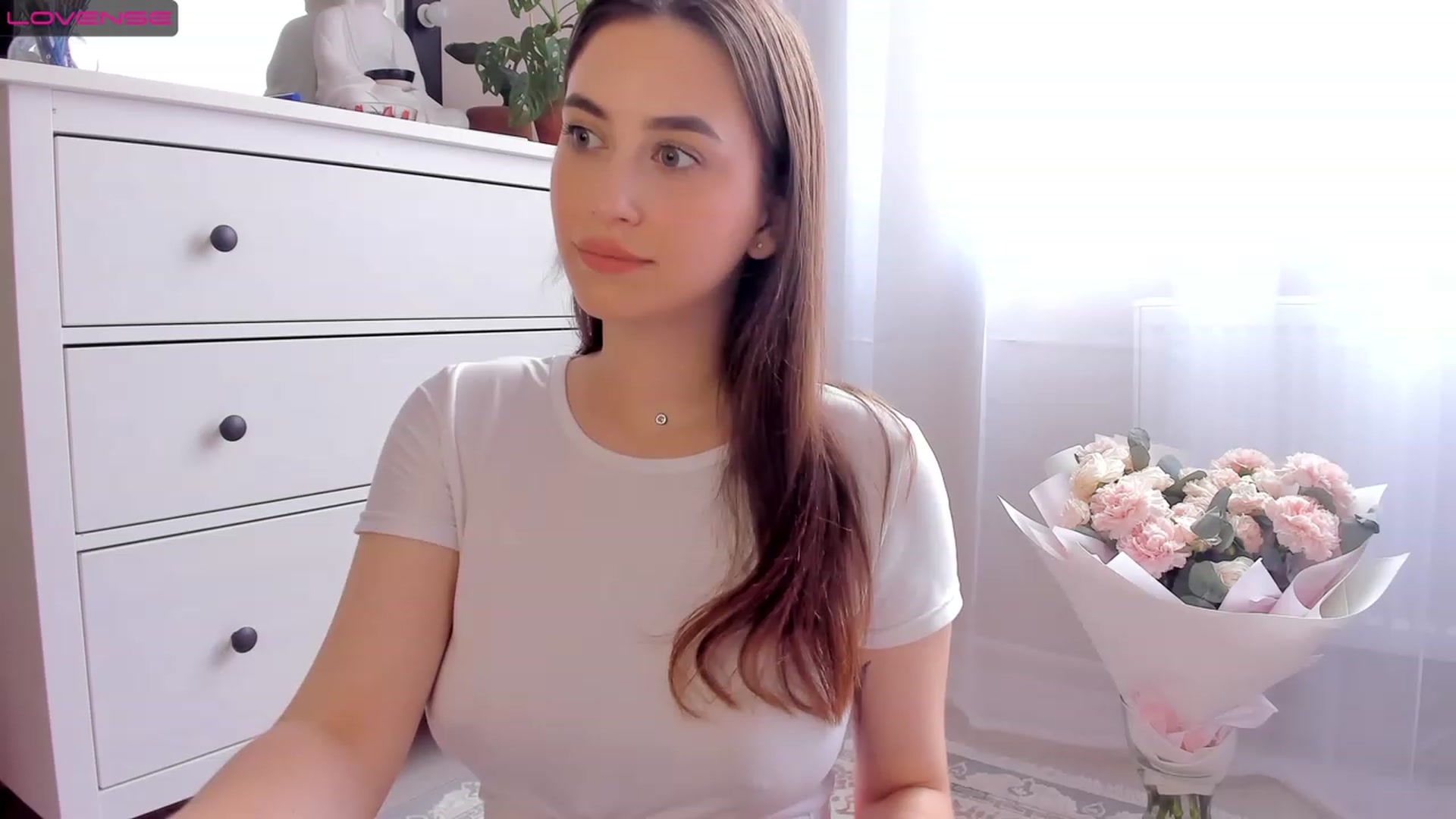 Gallery image thumbnail from Lanna_Rhoades's myfreecams stream on, 07/17/2023, 11:40 image 6 of 20