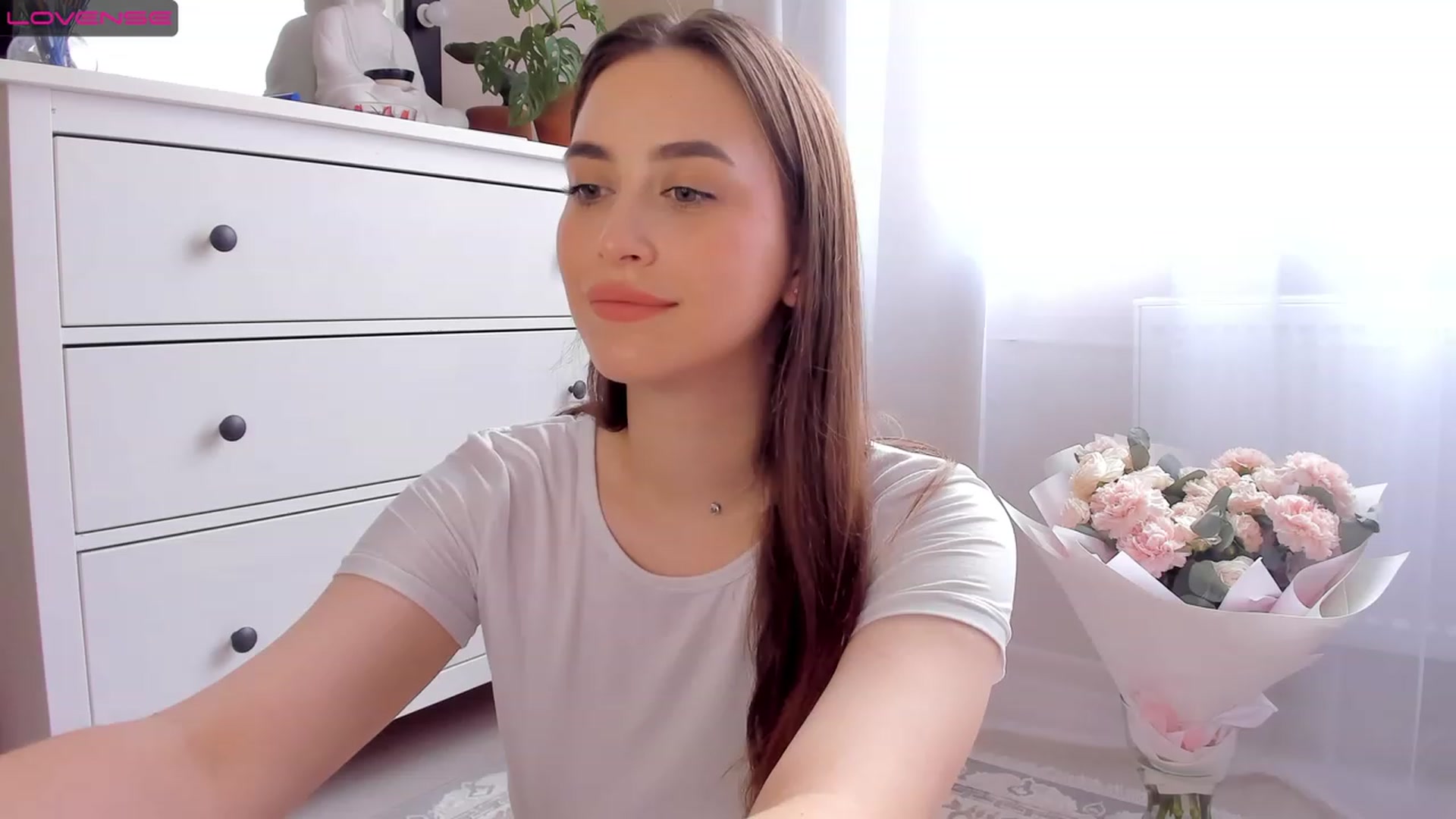 Gallery image thumbnail from Lanna_Rhoades's myfreecams stream on, 07/17/2023, 11:40 image 17 of 20