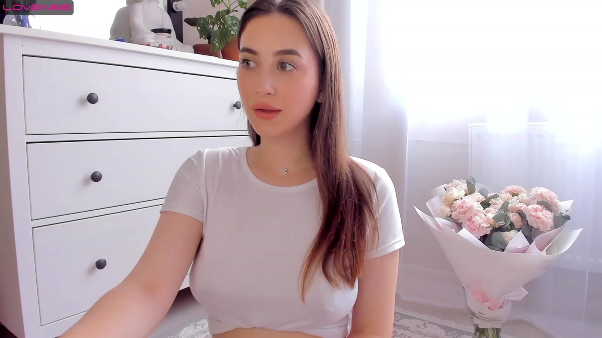 Gallery image thumbnail from Lanna_Rhoades's myfreecams stream on, 07/17/2023, 11:40 image 1 of 20