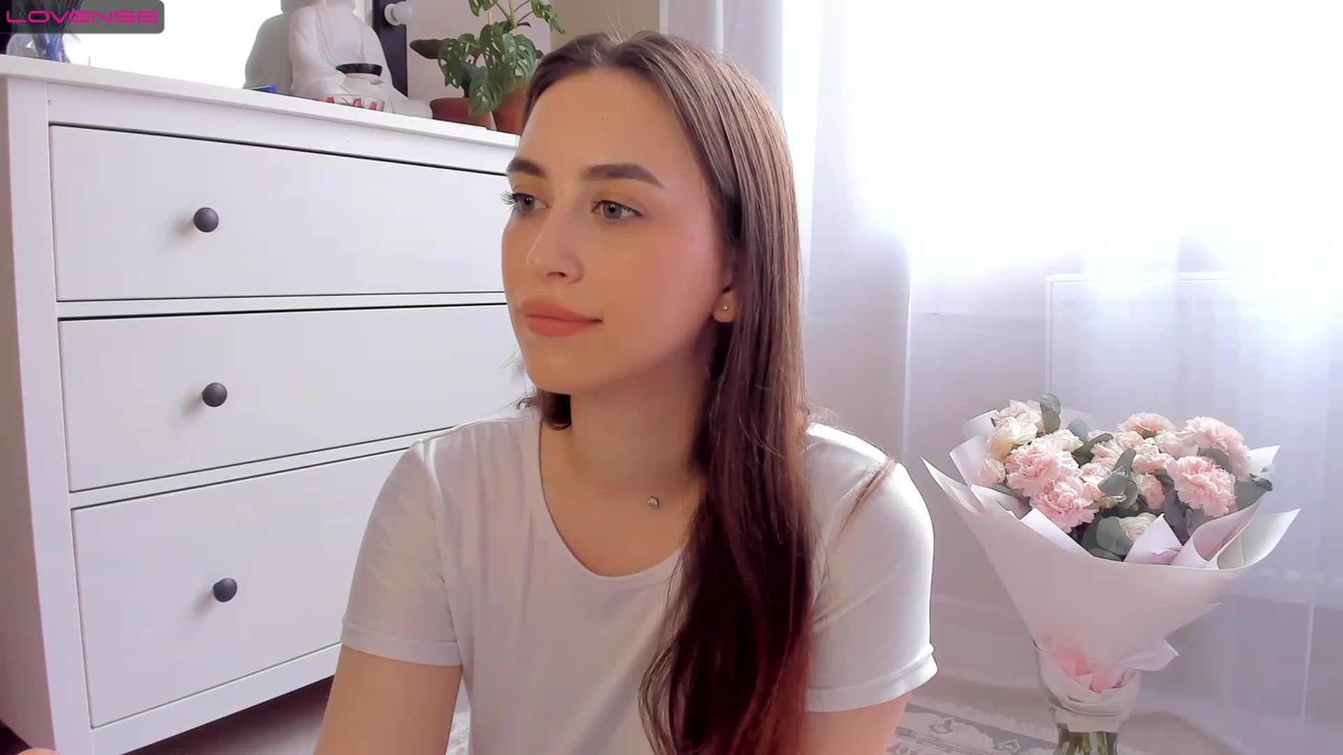Gallery image thumbnail from Lanna_Rhoades's myfreecams stream on, 07/17/2023, 11:40 image 20 of 20