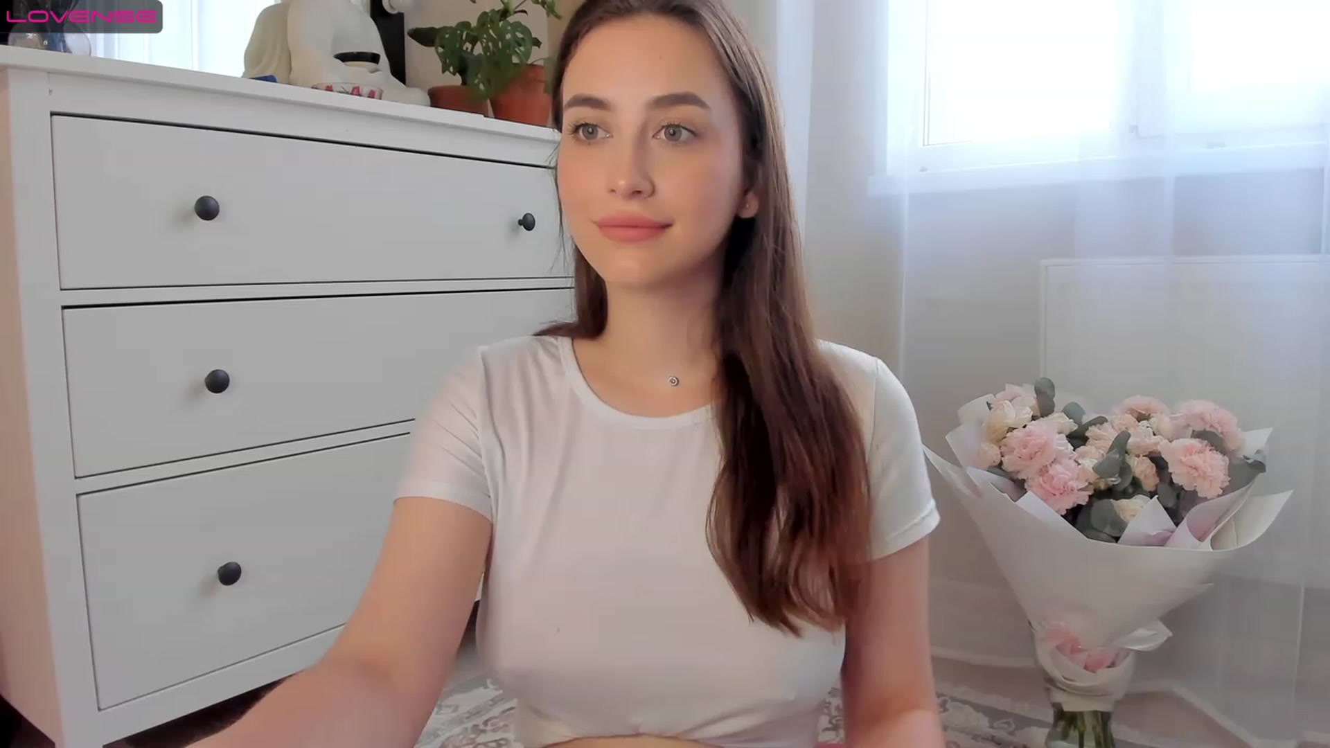 Gallery image thumbnail from Lanna_Rhoades's myfreecams stream on, 07/17/2023, 12:30 image 10 of 20