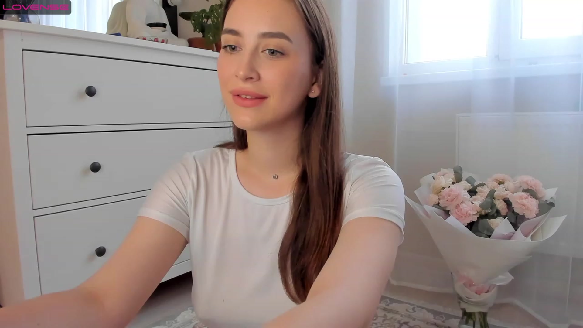 Gallery image thumbnail from Lanna_Rhoades's myfreecams stream on, 07/17/2023, 12:30 image 15 of 20
