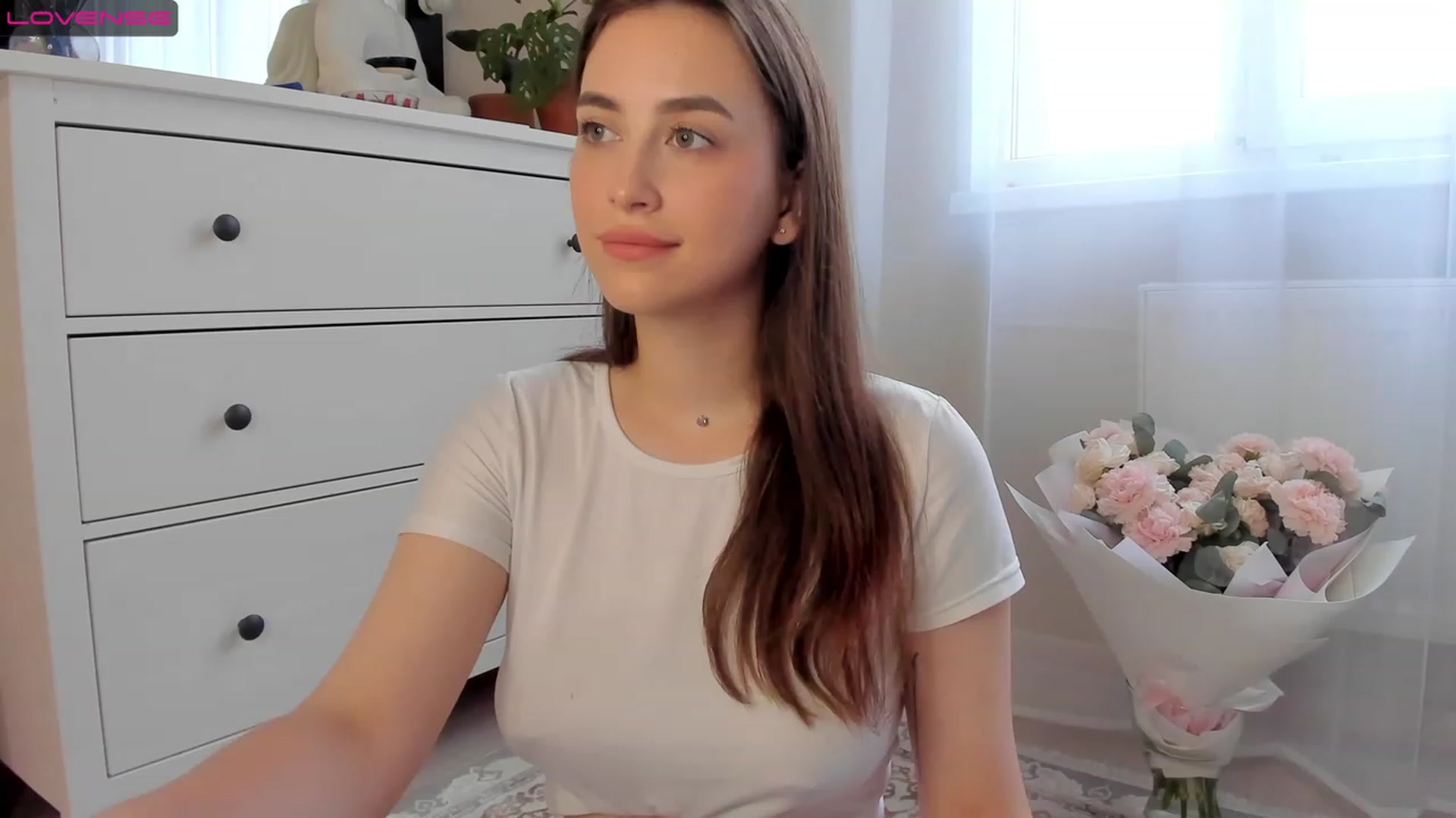 Gallery image thumbnail from Lanna_Rhoades's myfreecams stream on, 07/17/2023, 12:30 image 17 of 20