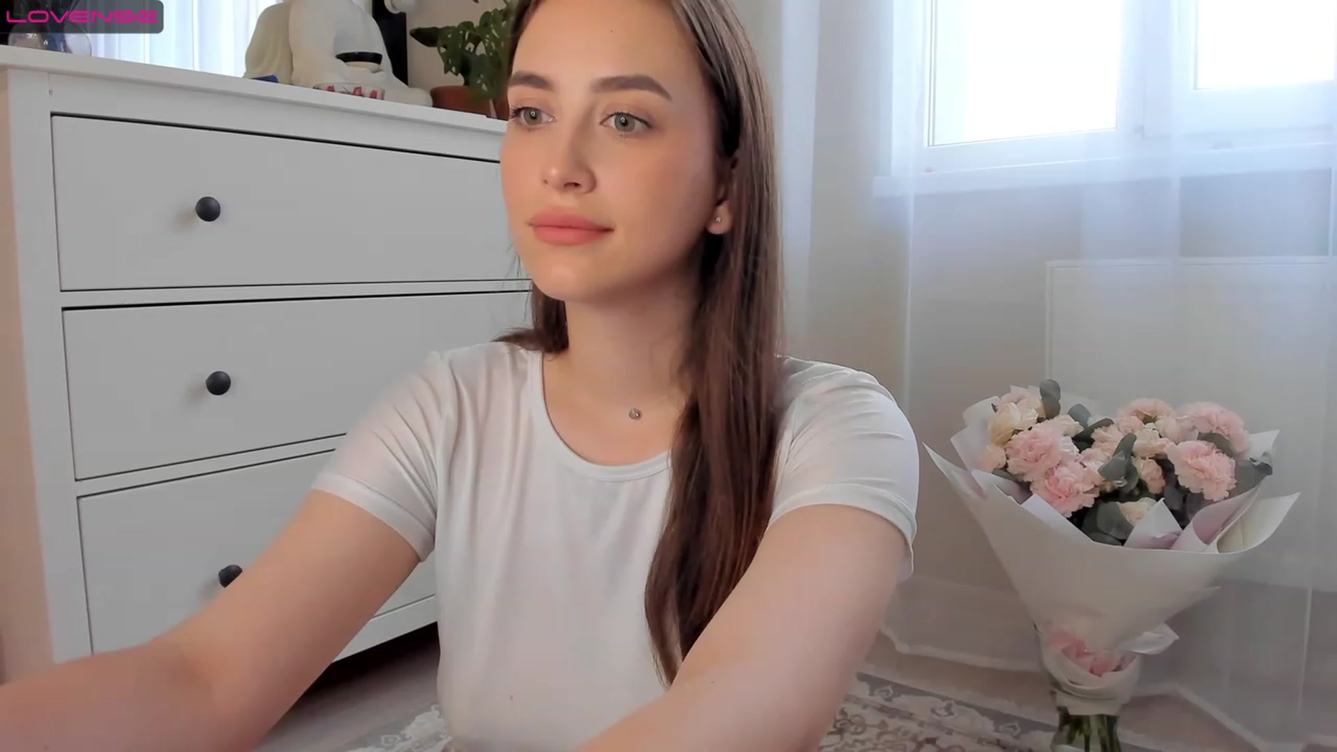 Gallery image thumbnail from Lanna_Rhoades's myfreecams stream on, 07/17/2023, 12:30 image 14 of 20