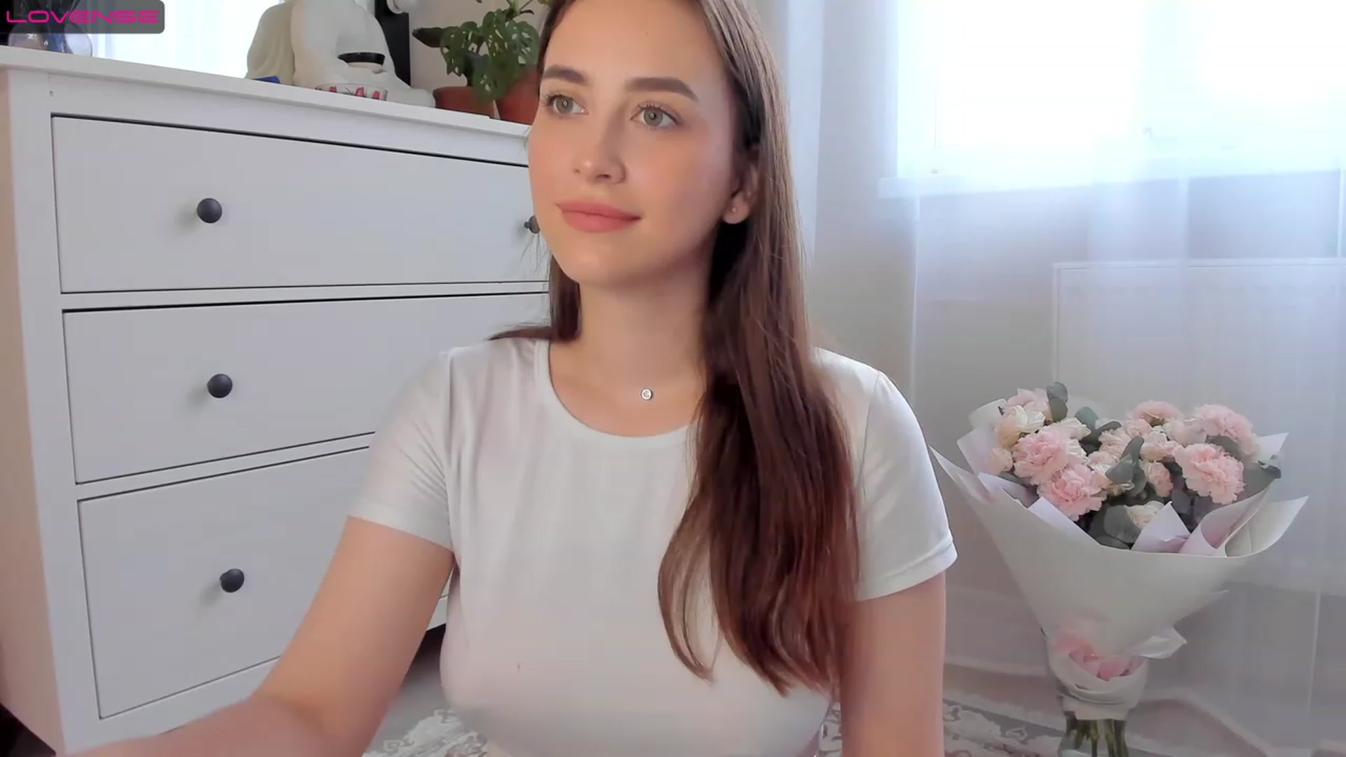 Gallery image thumbnail from Lanna_Rhoades's myfreecams stream on, 07/17/2023, 12:30 image 20 of 20