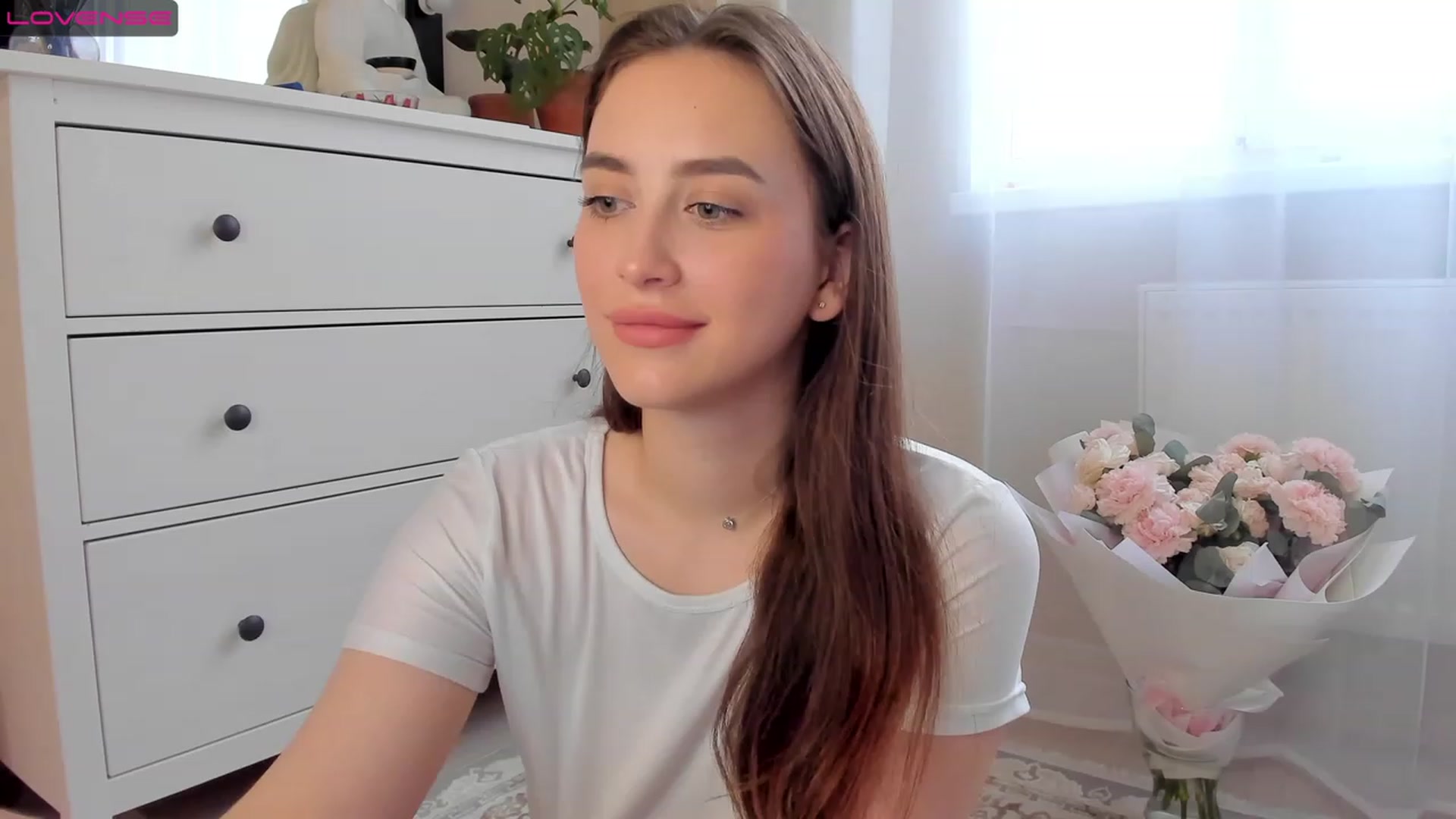 Gallery image thumbnail from Lanna_Rhoades's myfreecams stream on, 07/17/2023, 12:30 image 3 of 20