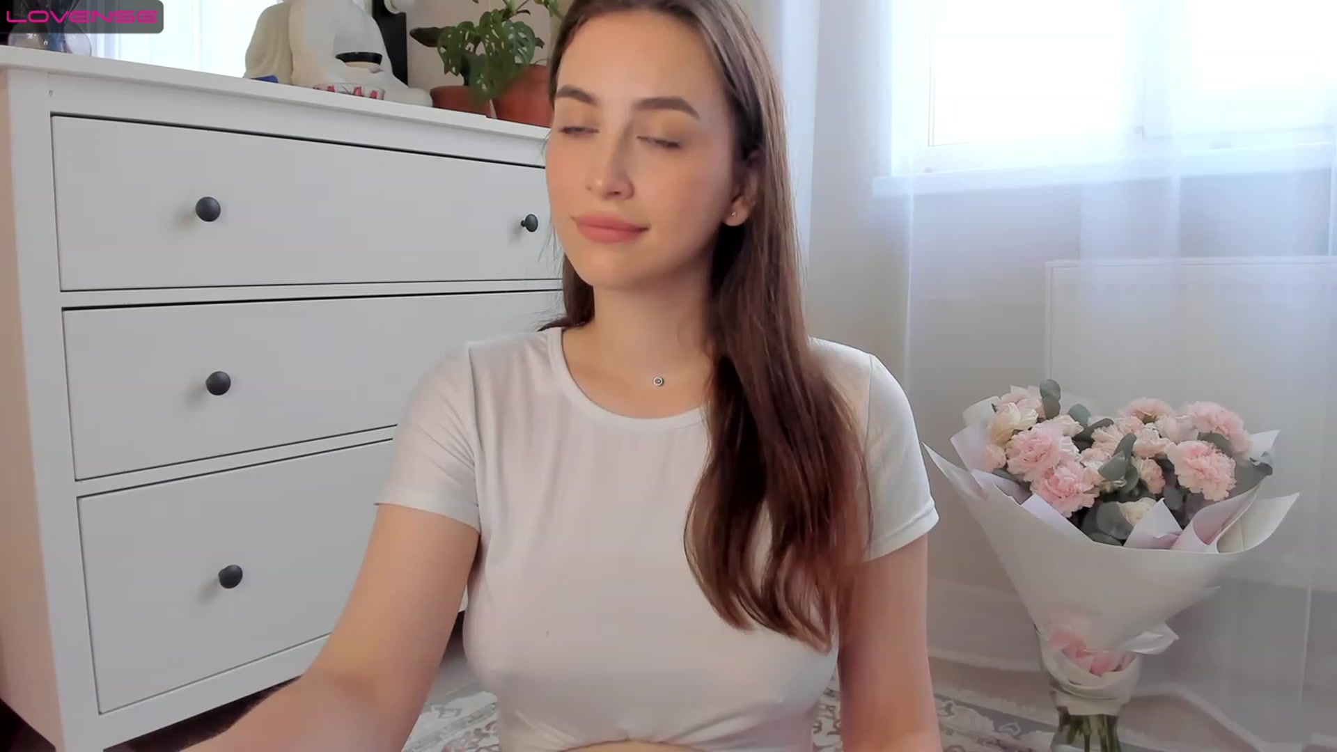 Gallery image thumbnail from Lanna_Rhoades's myfreecams stream on, 07/17/2023, 12:30 image 8 of 20