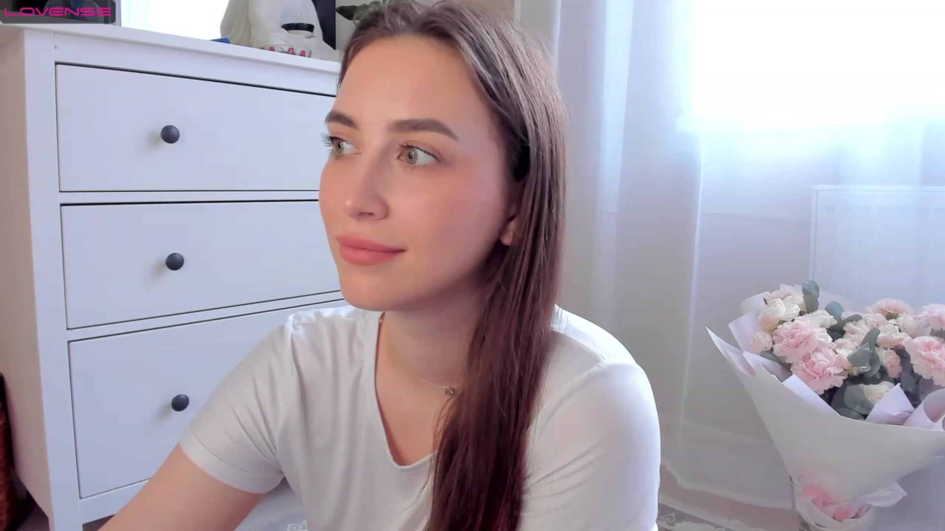 Gallery image thumbnail from Lanna_Rhoades's myfreecams stream on, 07/17/2023, 13:36 image 8 of 20
