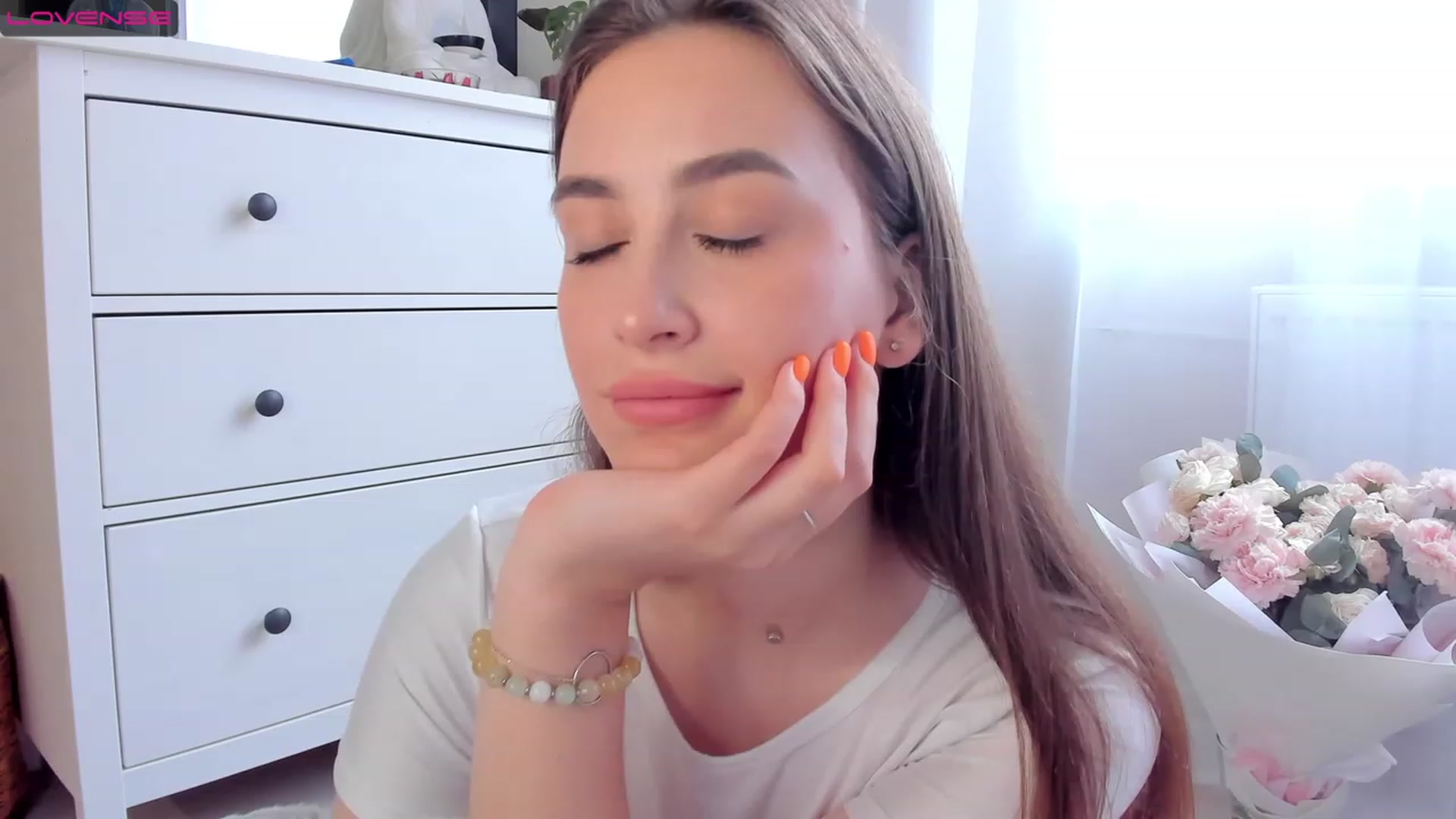 Gallery image thumbnail from Lanna_Rhoades's myfreecams stream on, 07/17/2023, 13:36 image 18 of 20