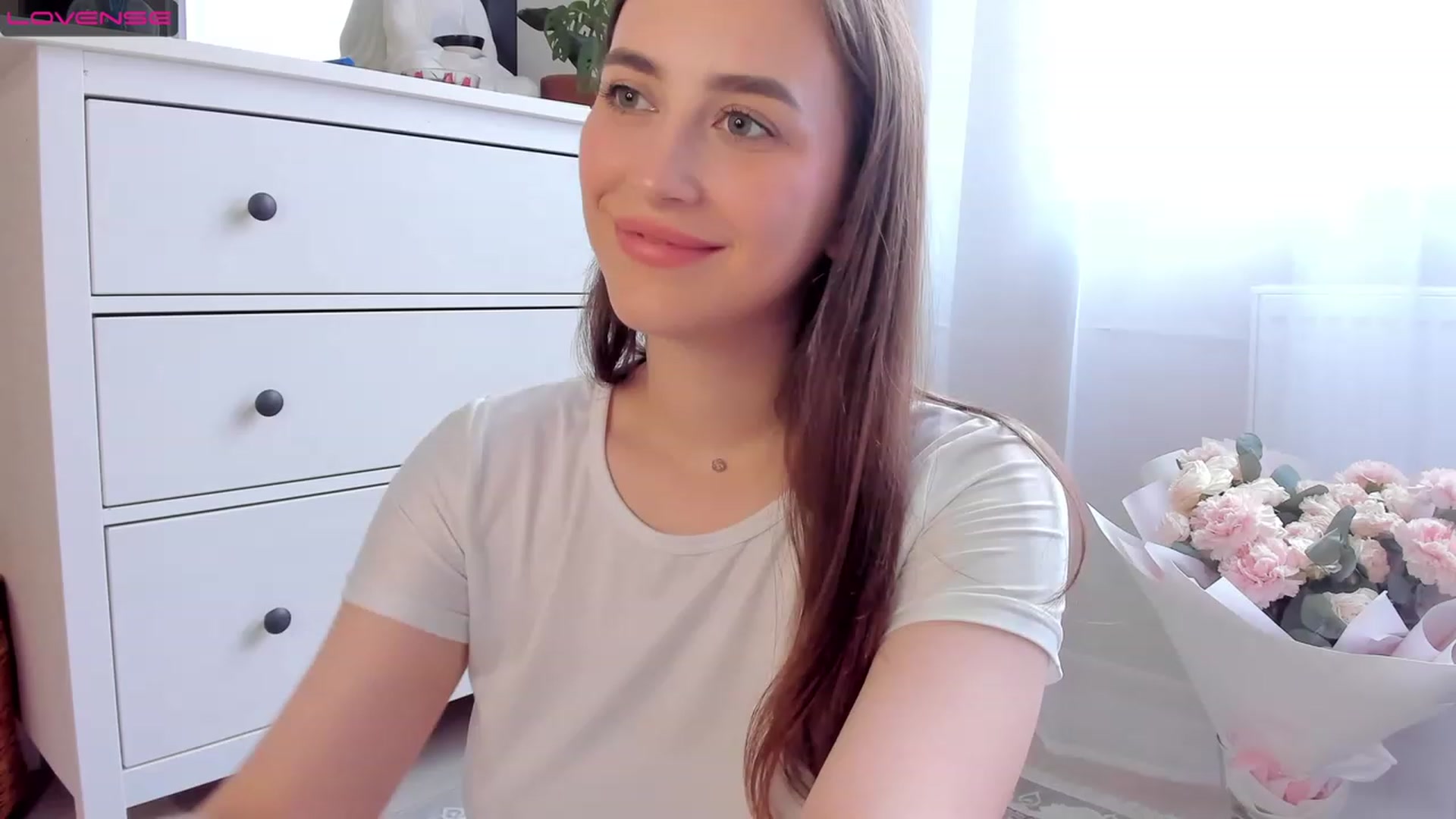 Gallery image thumbnail from Lanna_Rhoades's myfreecams stream on, 07/17/2023, 13:36 image 16 of 20