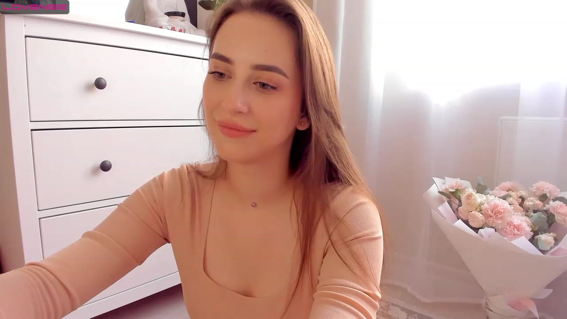 Gallery image thumbnail from Lanna_Rhoades's myfreecams stream on, 07/18/2023, 13:43 image 16 of 20