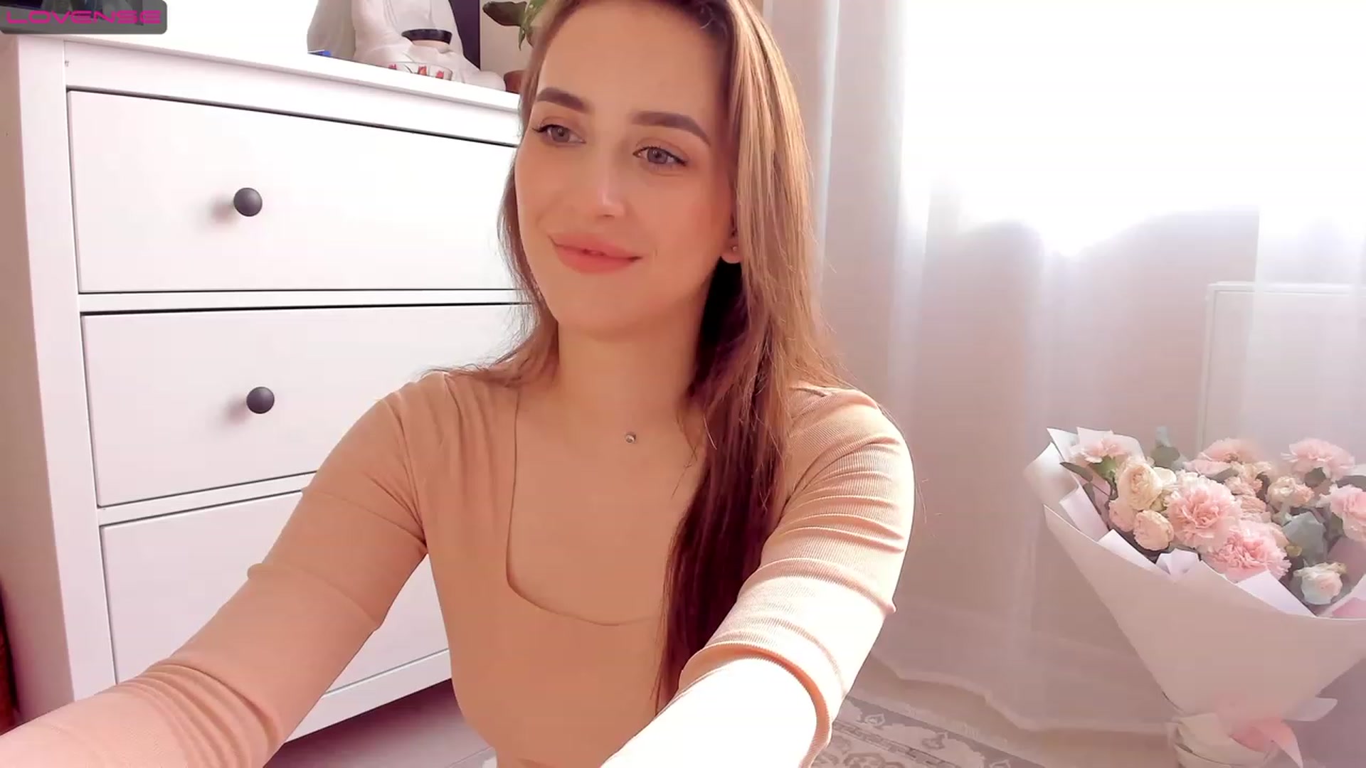 Gallery image thumbnail from Lanna_Rhoades's myfreecams stream on, 07/18/2023, 13:43 image 12 of 20