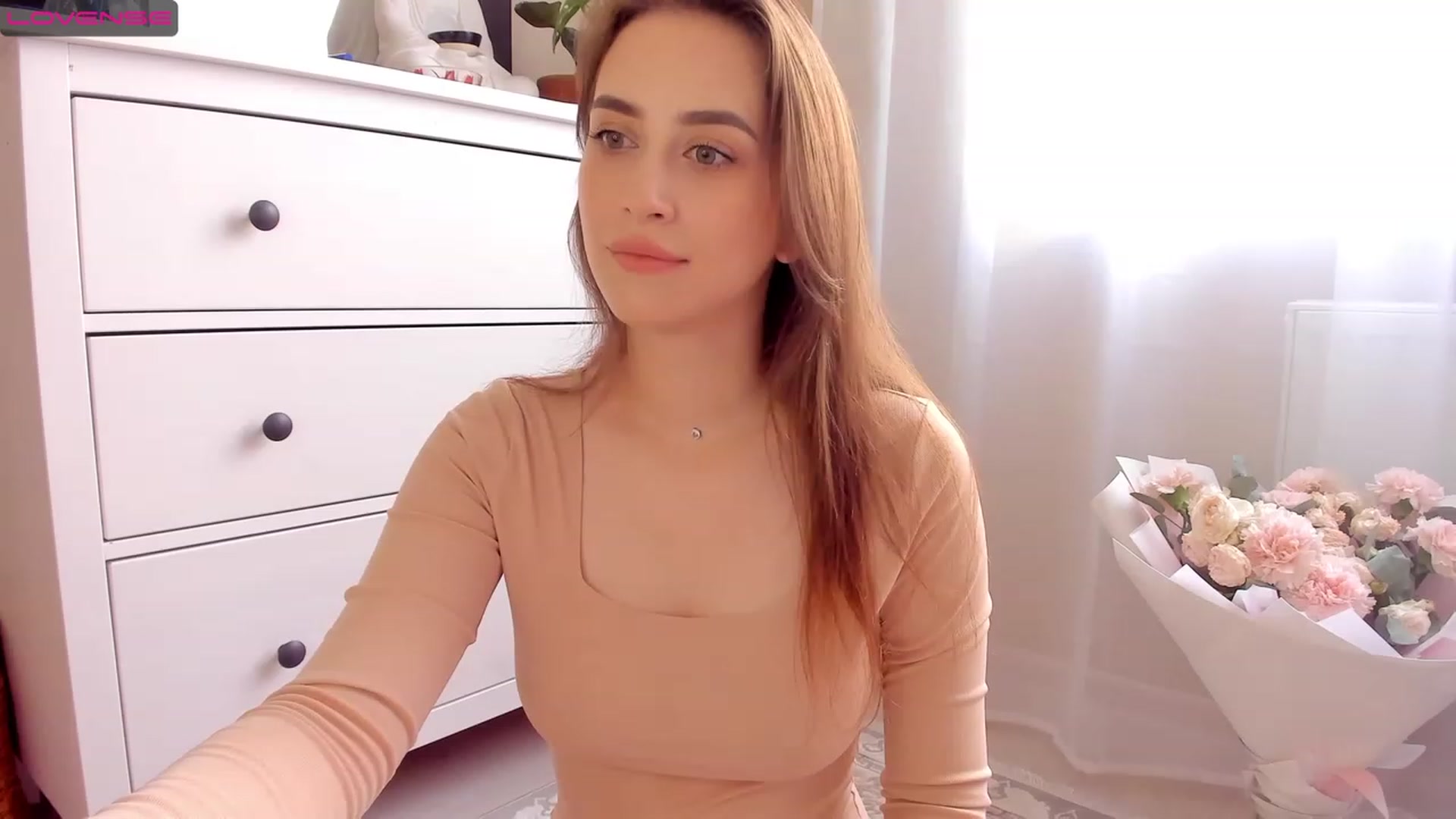 Gallery image thumbnail from Lanna_Rhoades's myfreecams stream on, 07/18/2023, 13:43 image 5 of 20